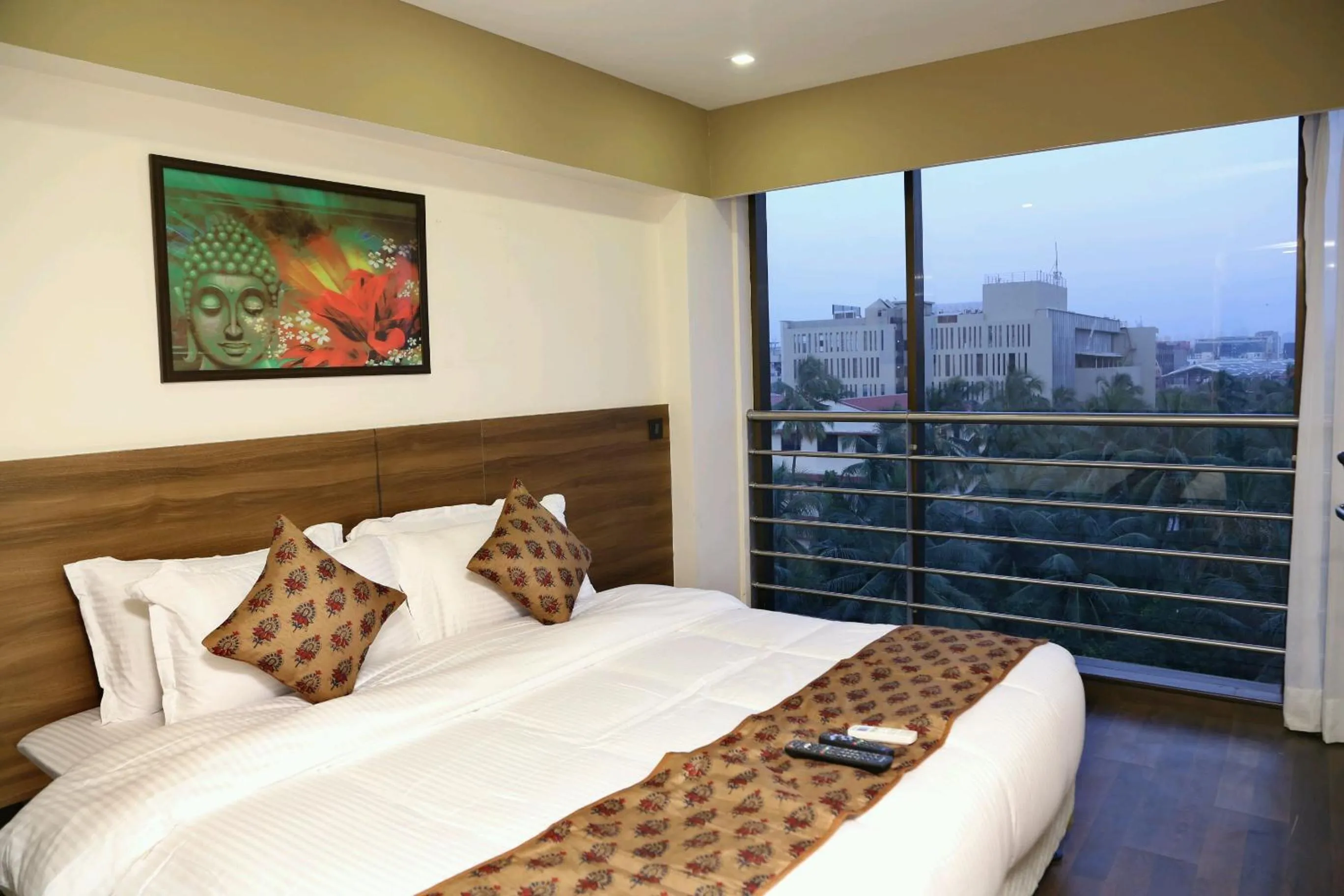 Bed in Hotel Mumbai House Andheri East, Mumbai
