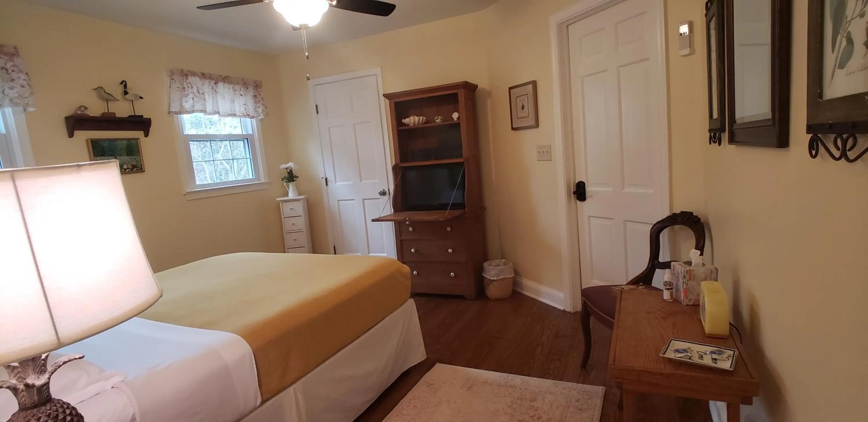 Photo of the whole room, Bed in Miller-Dunham House B&B