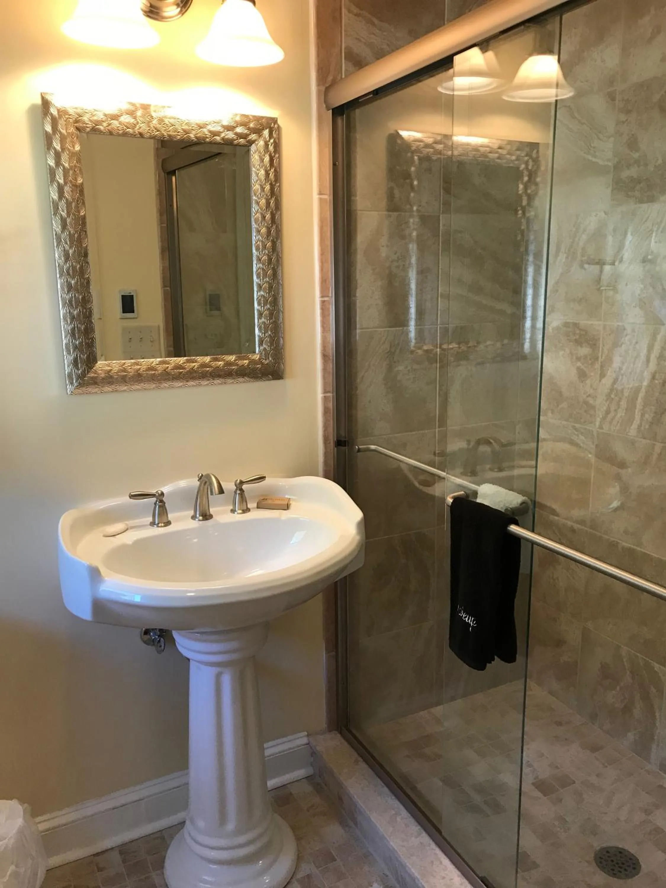 Bathroom in Miller-Dunham House B&B