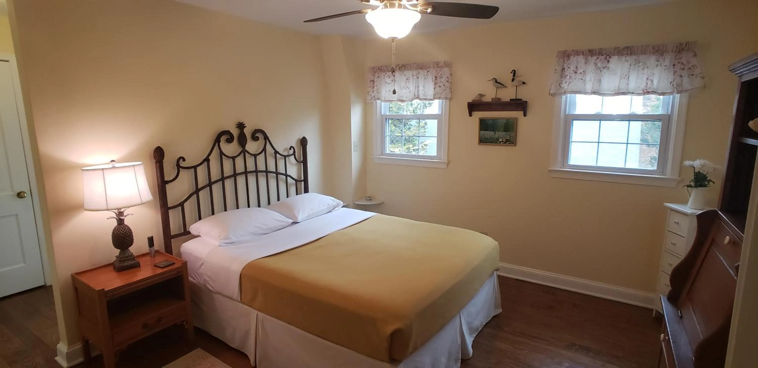 Photo of the whole room, Bed in Miller-Dunham House B&B