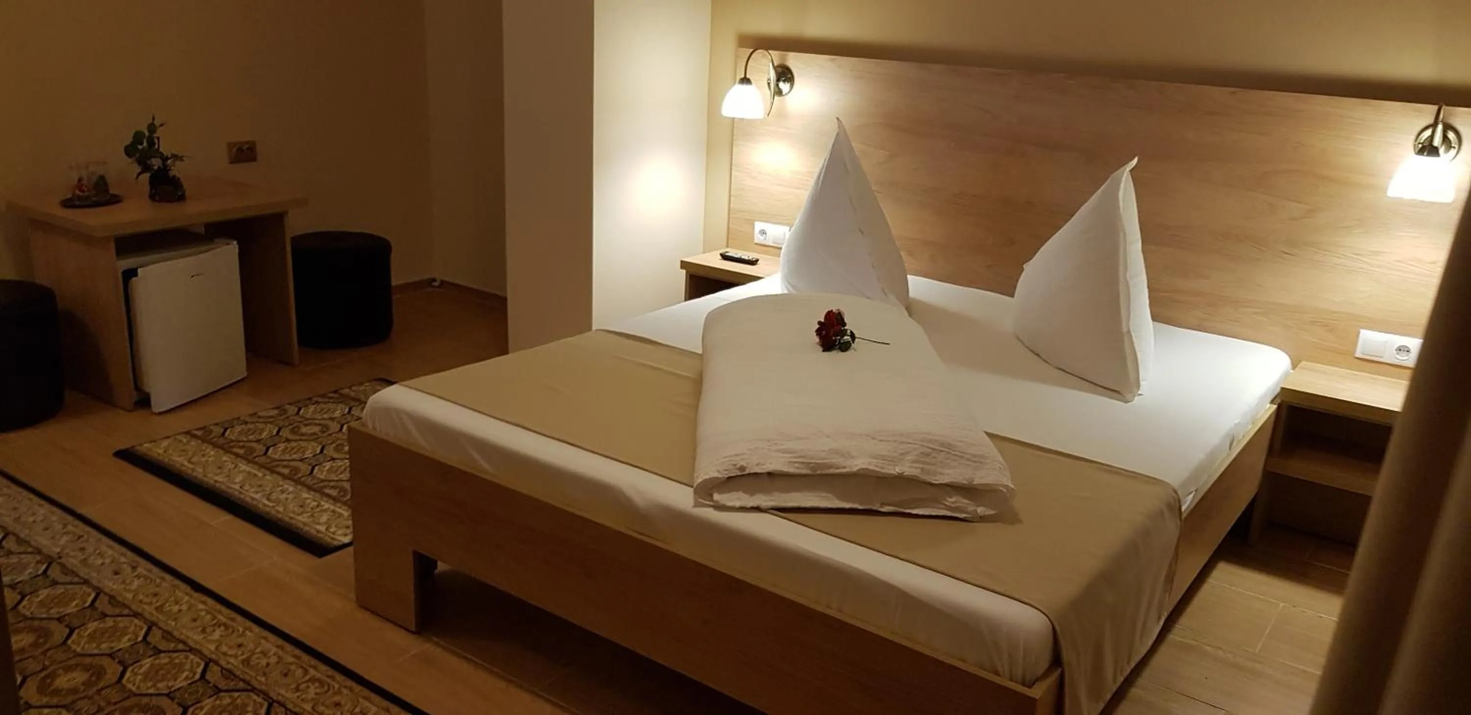 Photo of the whole room, Bed in Complex Turistic Caprioara