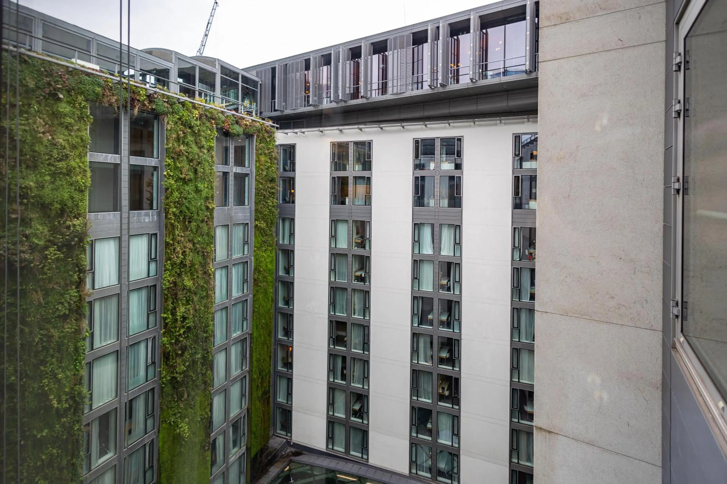 Photo of the whole room in DoubleTree by Hilton Hotel London - Tower of London