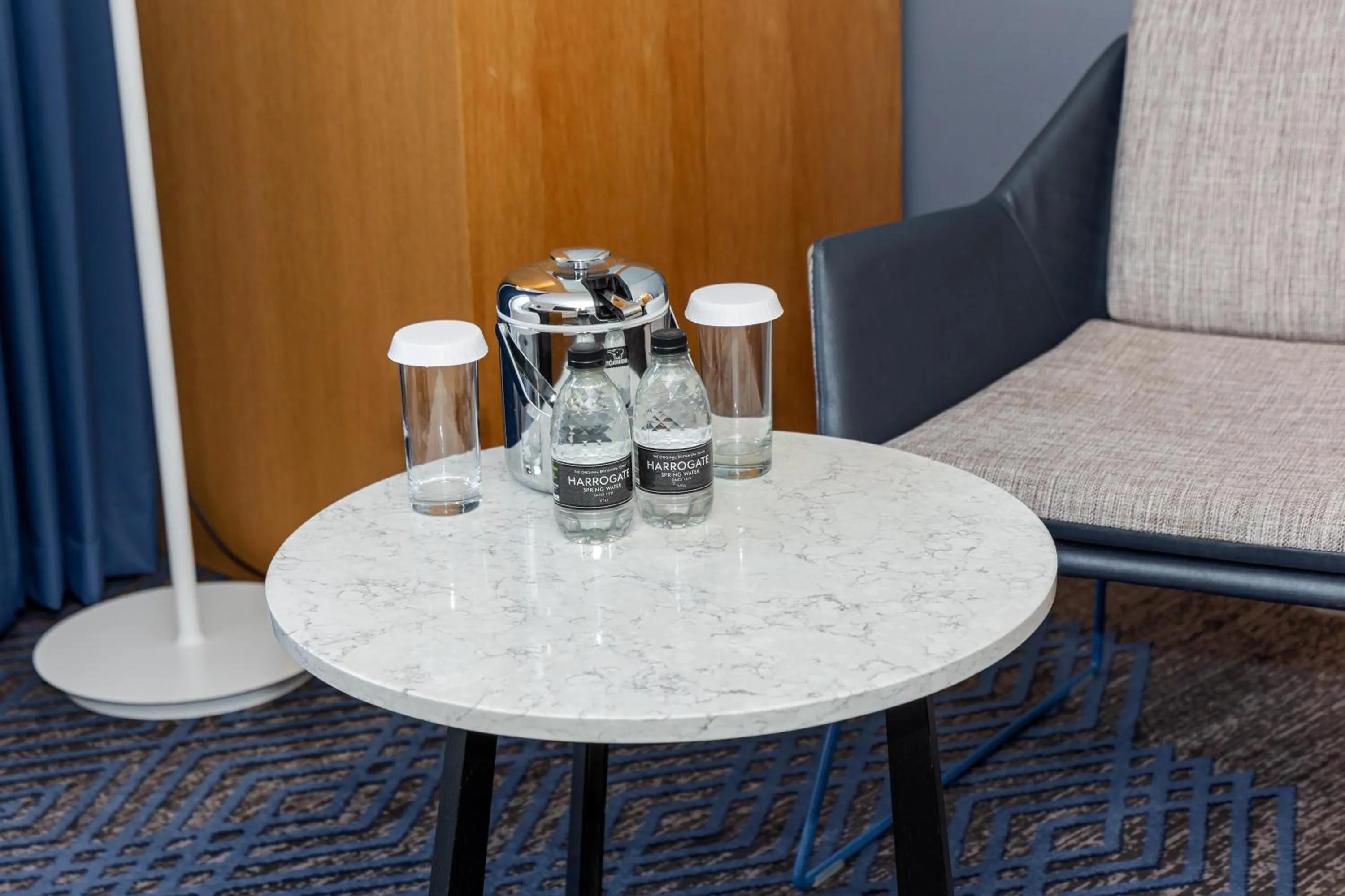 Living room in DoubleTree by Hilton Hotel London - Tower of London