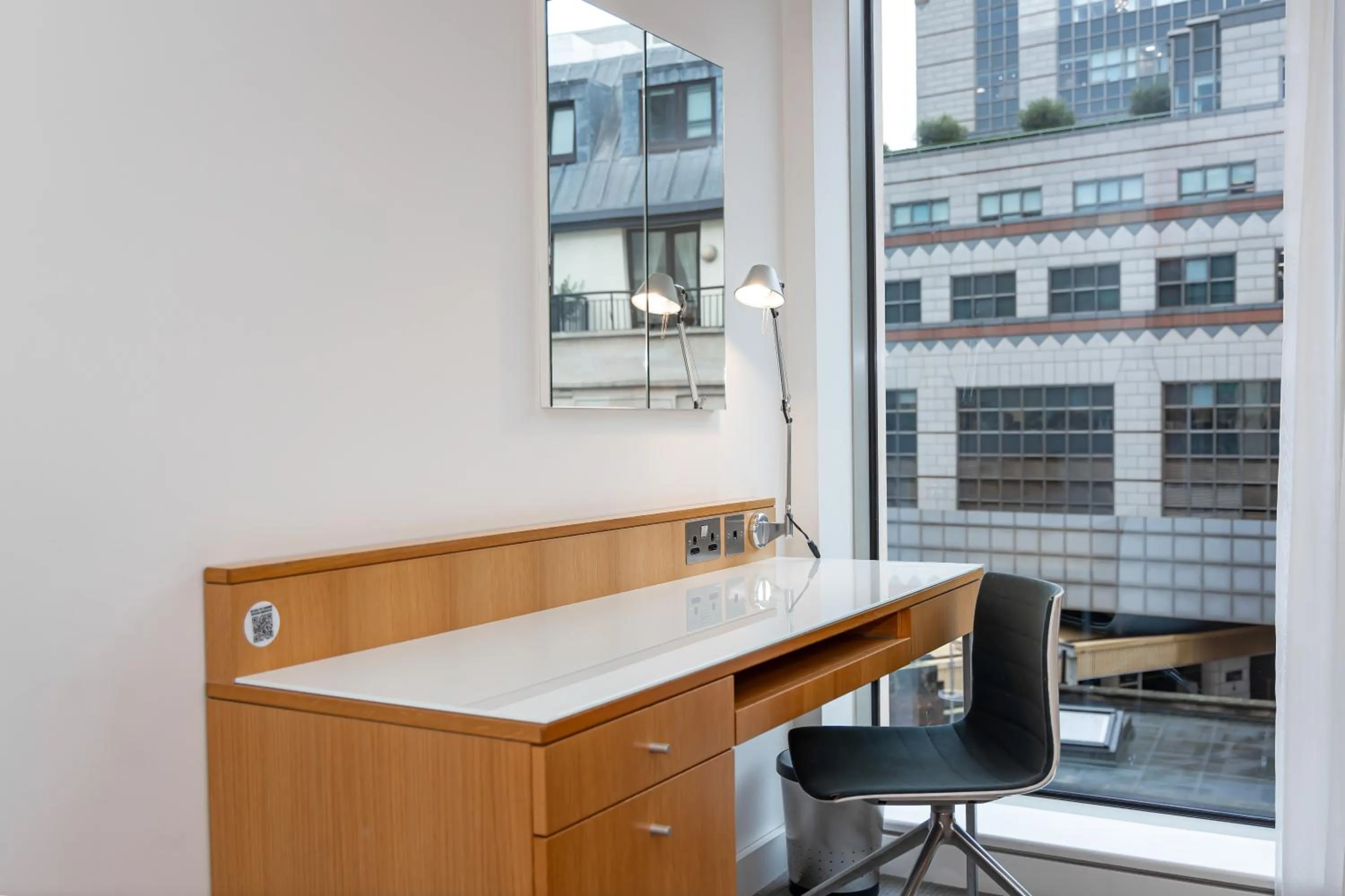 Coffee/tea facilities in DoubleTree by Hilton Hotel London - Tower of London