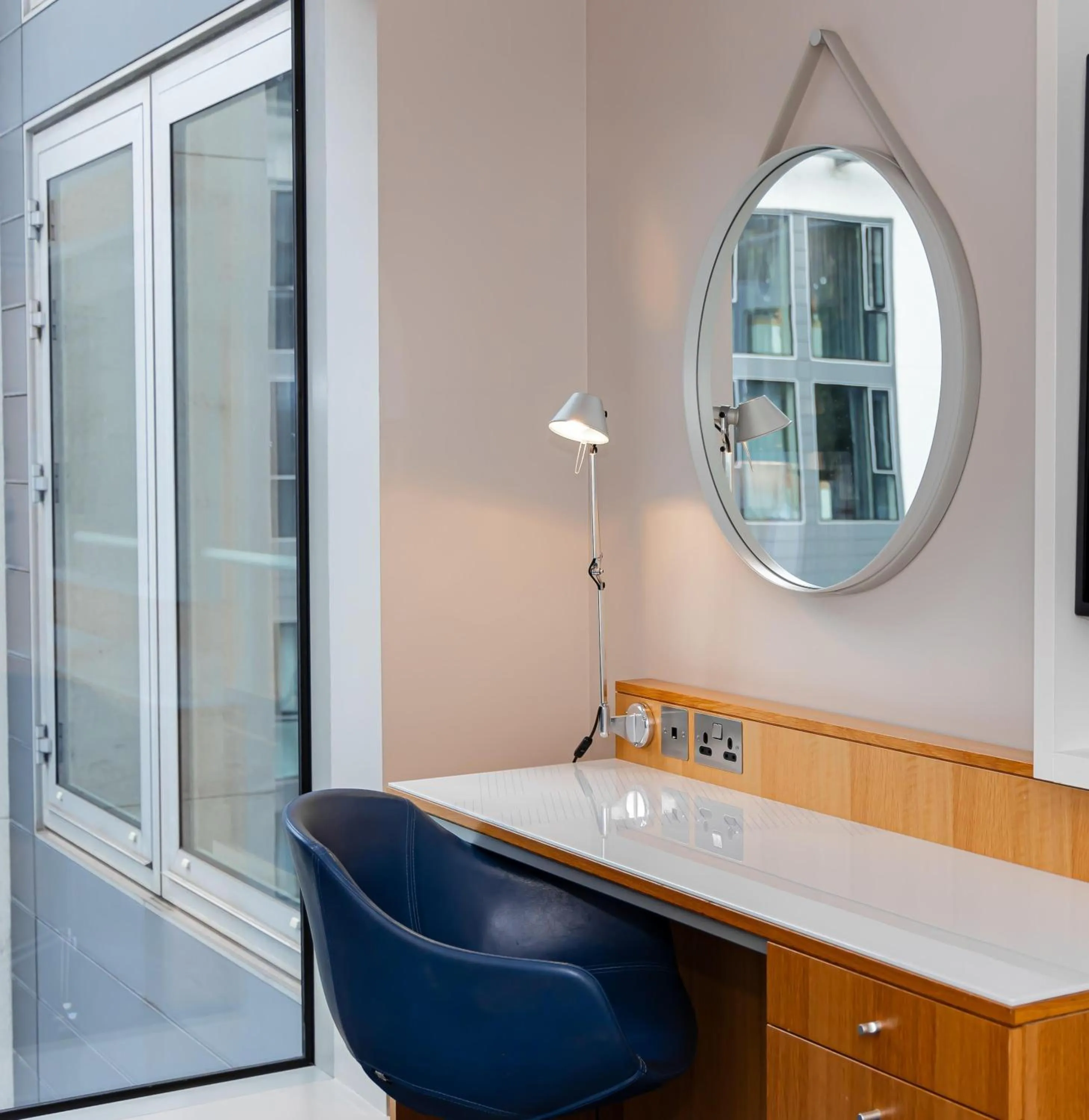 Bedroom in DoubleTree by Hilton Hotel London - Tower of London