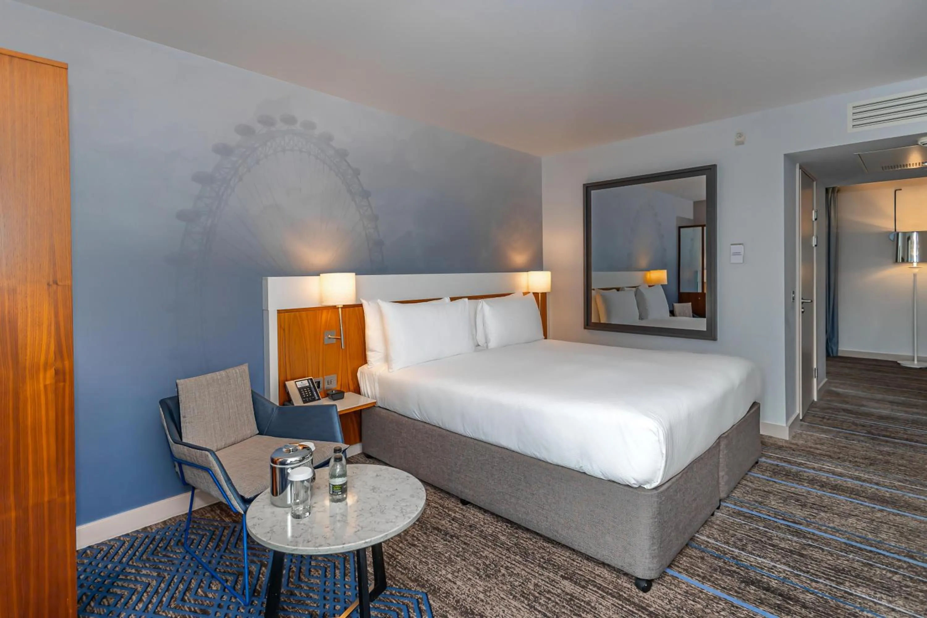 Bed in DoubleTree by Hilton Hotel London - Tower of London