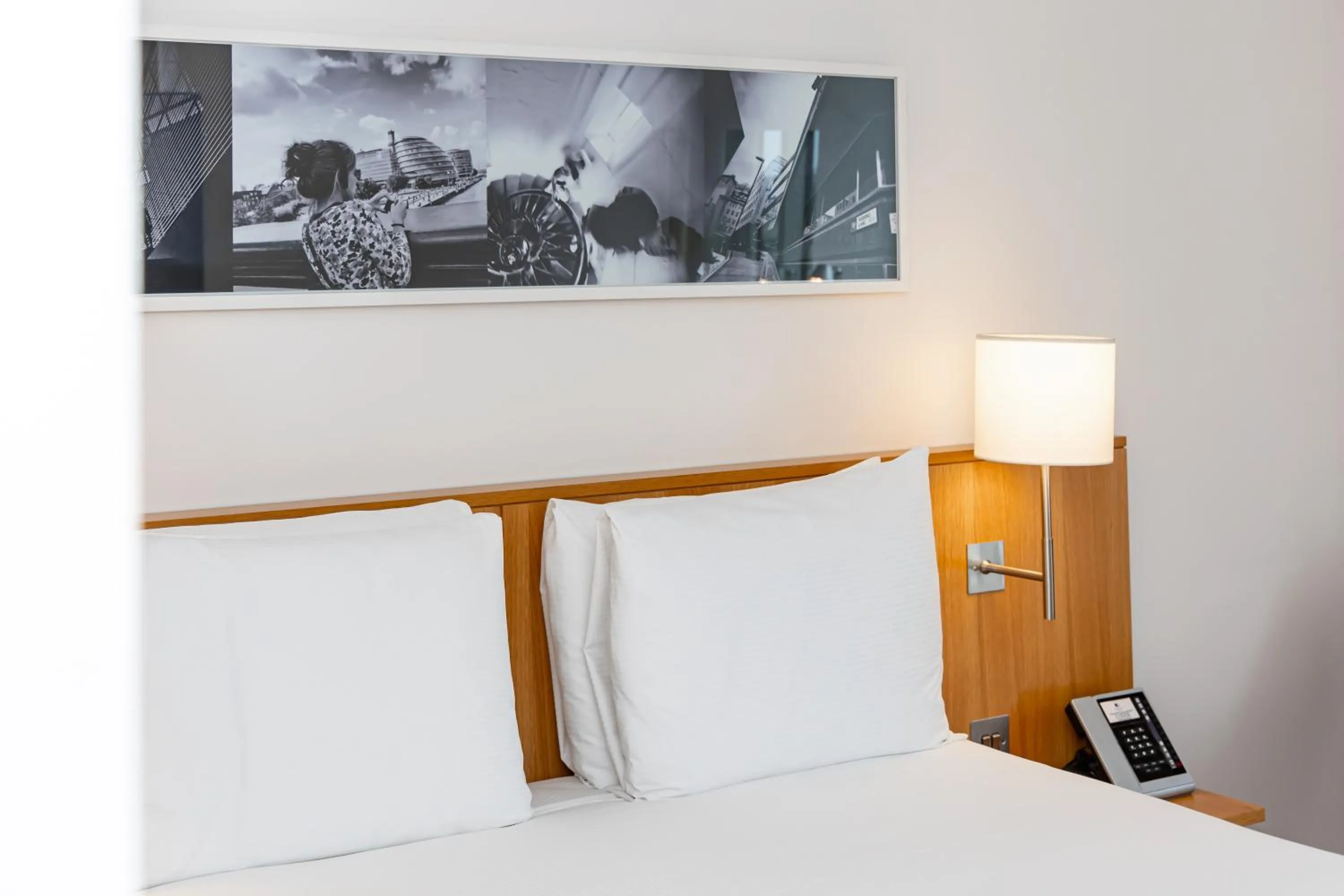 Bed in DoubleTree by Hilton Hotel London - Tower of London