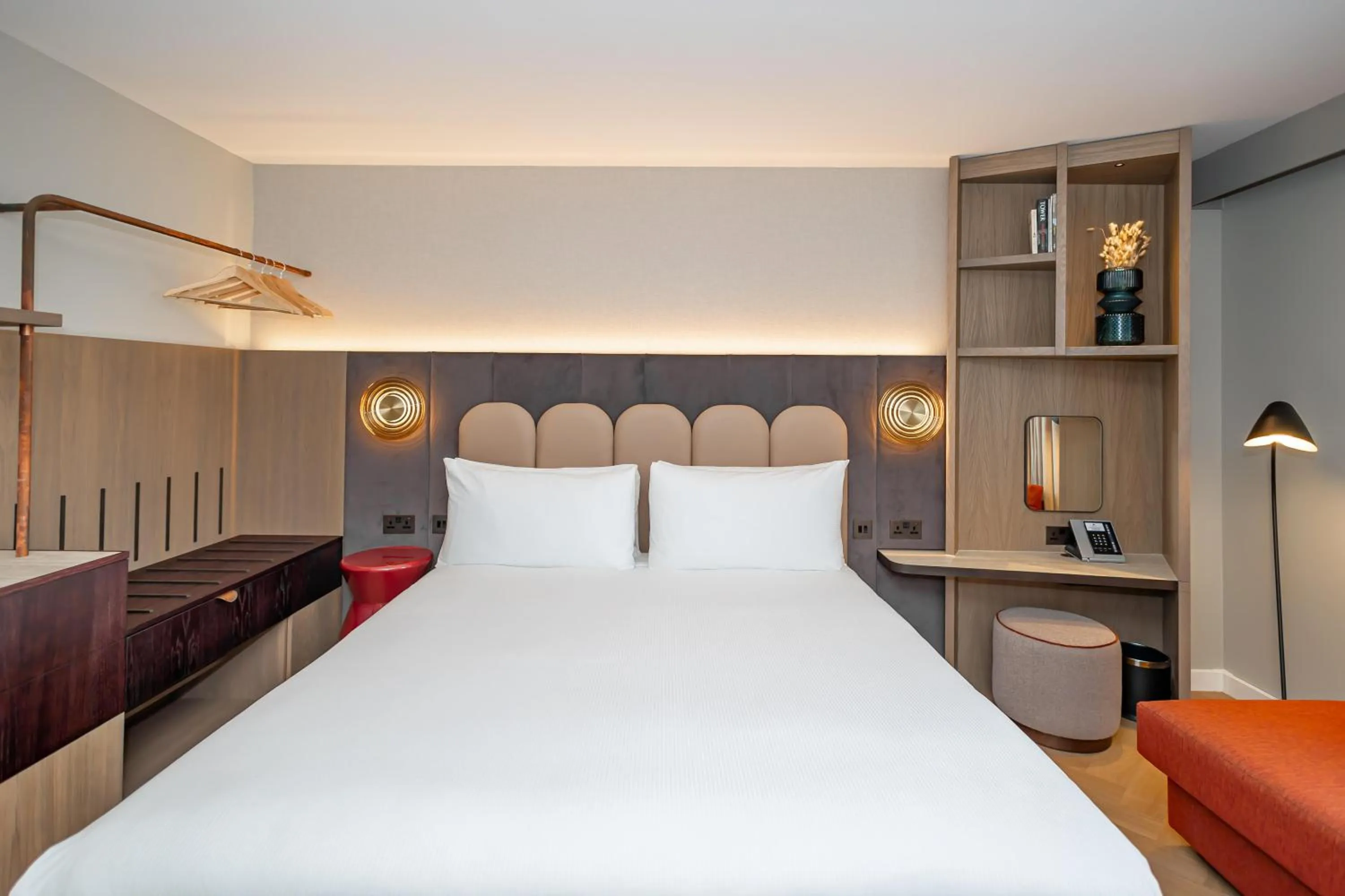 Bed in DoubleTree by Hilton Hotel London - Tower of London