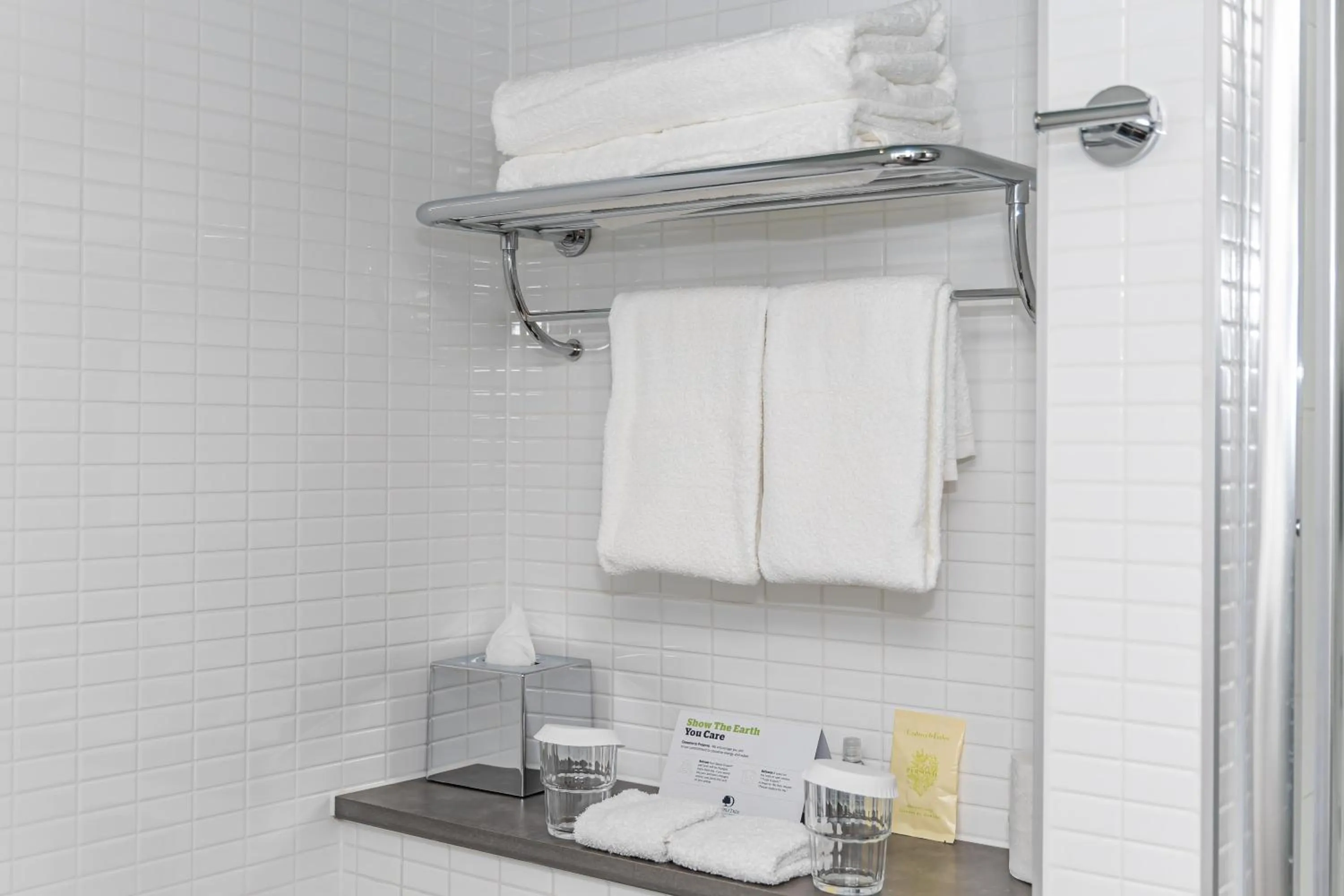 Bathroom in DoubleTree by Hilton Hotel London - Tower of London