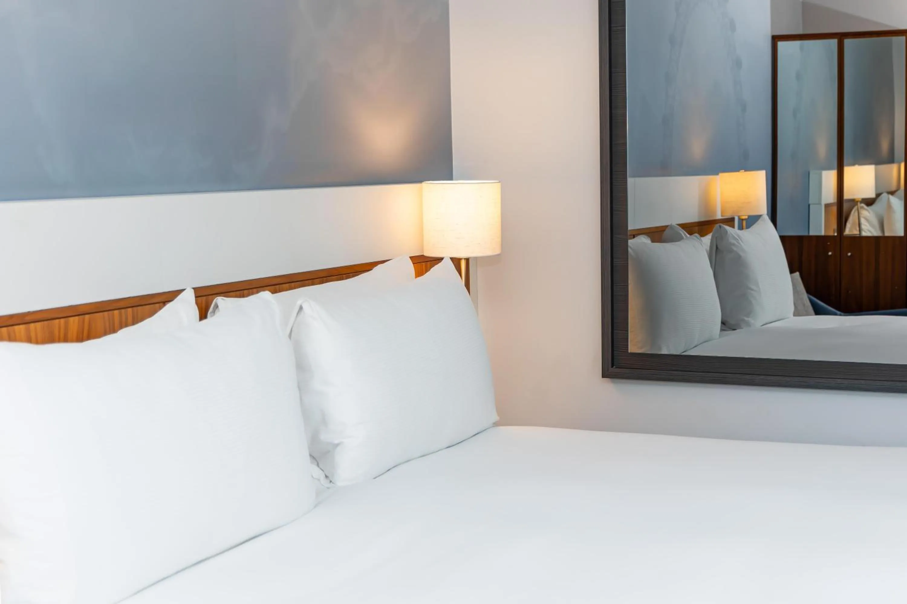 Bed in DoubleTree by Hilton Hotel London - Tower of London