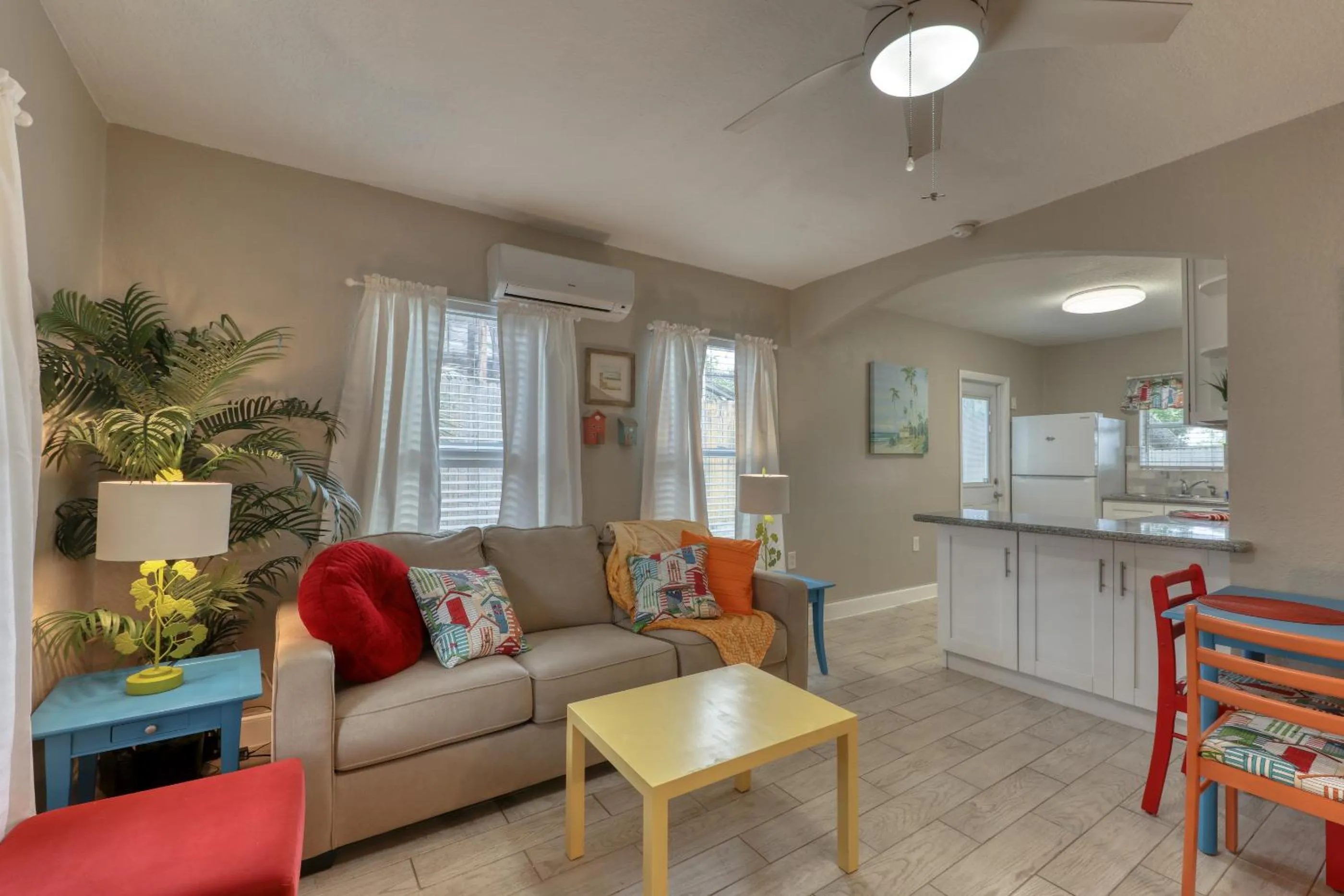 Living room in BeachTrail Lodging