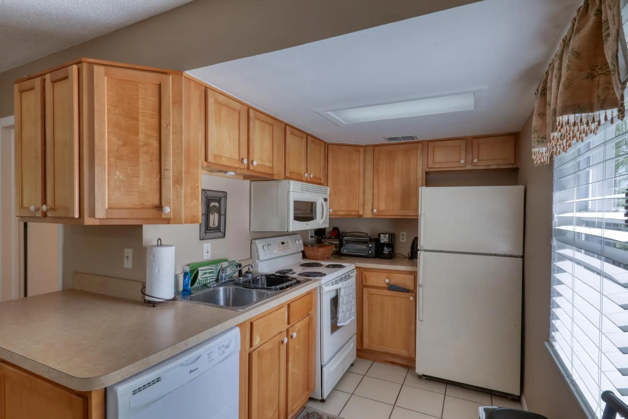 Coffee/tea facilities in BeachTrail Lodging