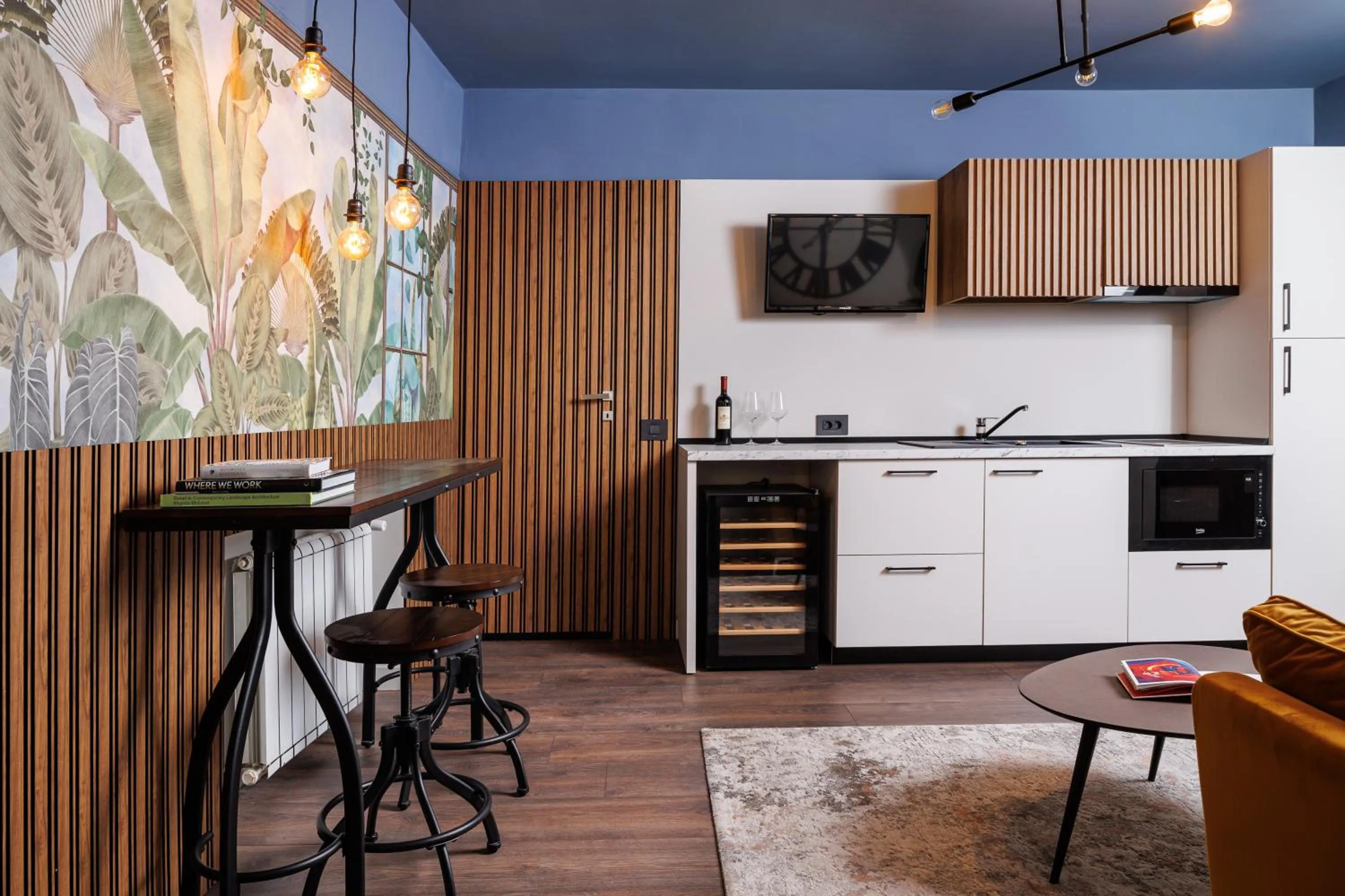 Kitchen or kitchenette in Bucharest Comfort Suites Hotel