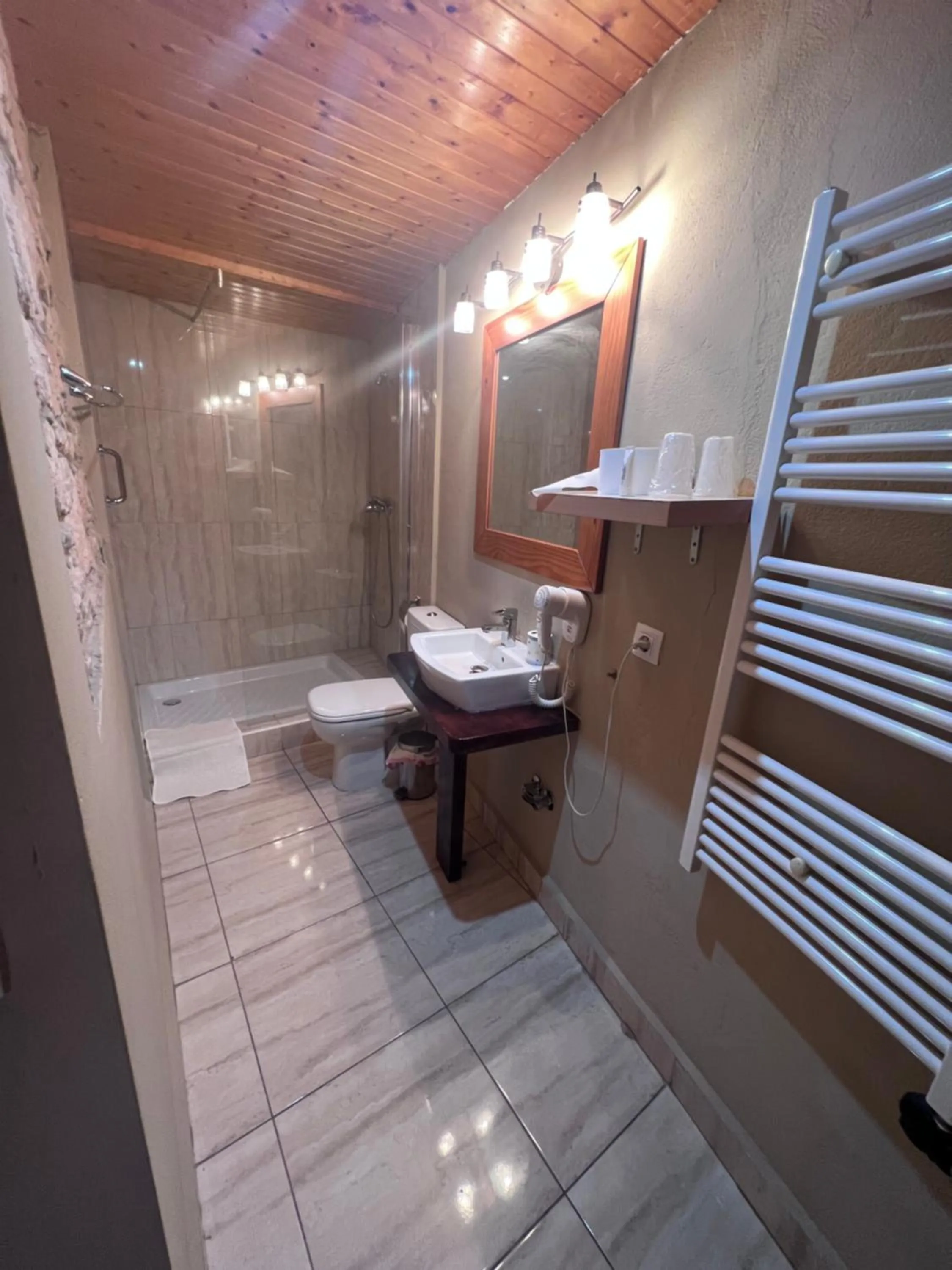 Shower in La Garbinada Hotel