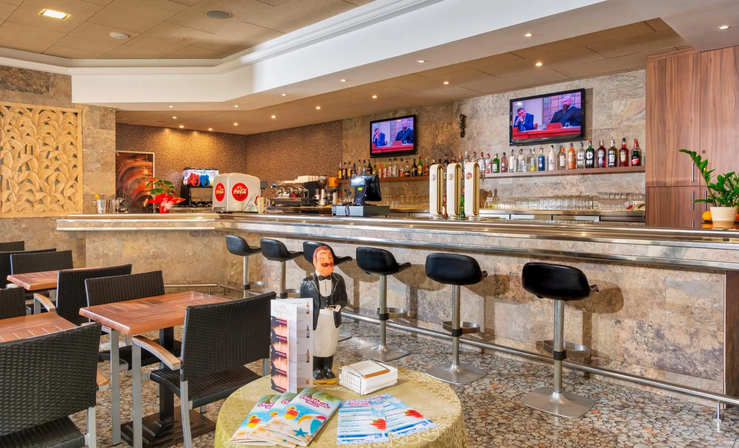 Lounge or bar in Hotel la Palmera & Spa