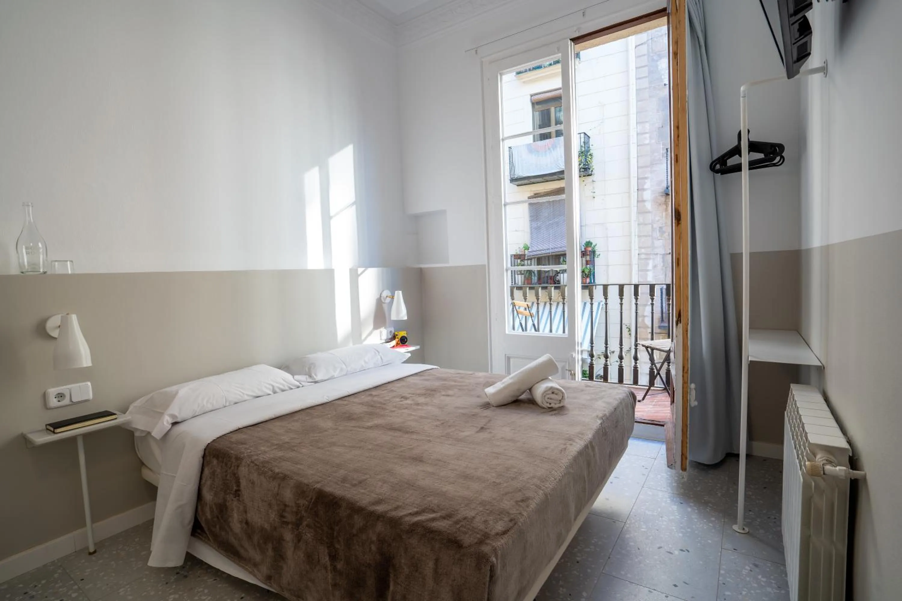 Photo of the whole room, Bed in Hostal Hera