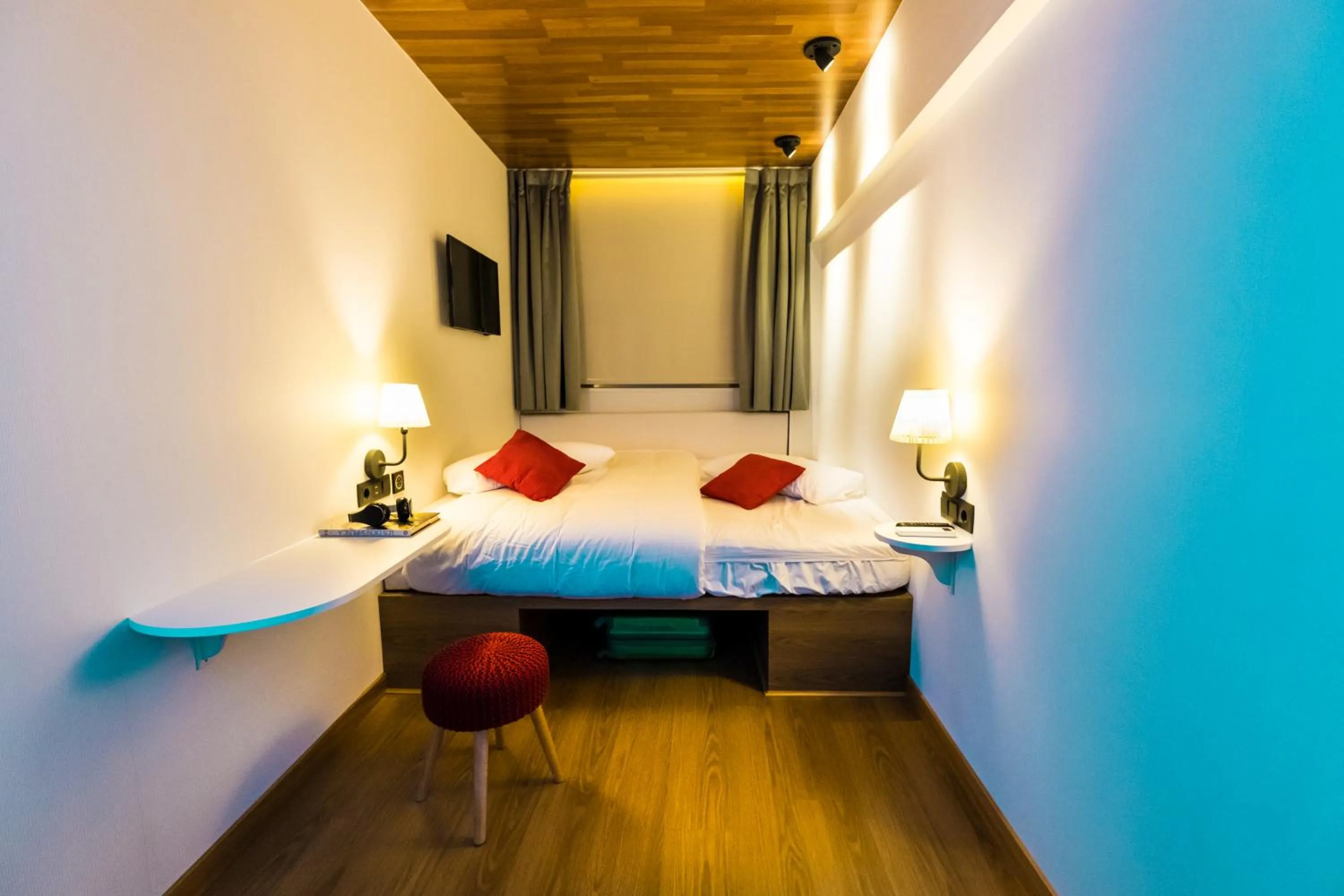 Bed in Far Home Bernabeu