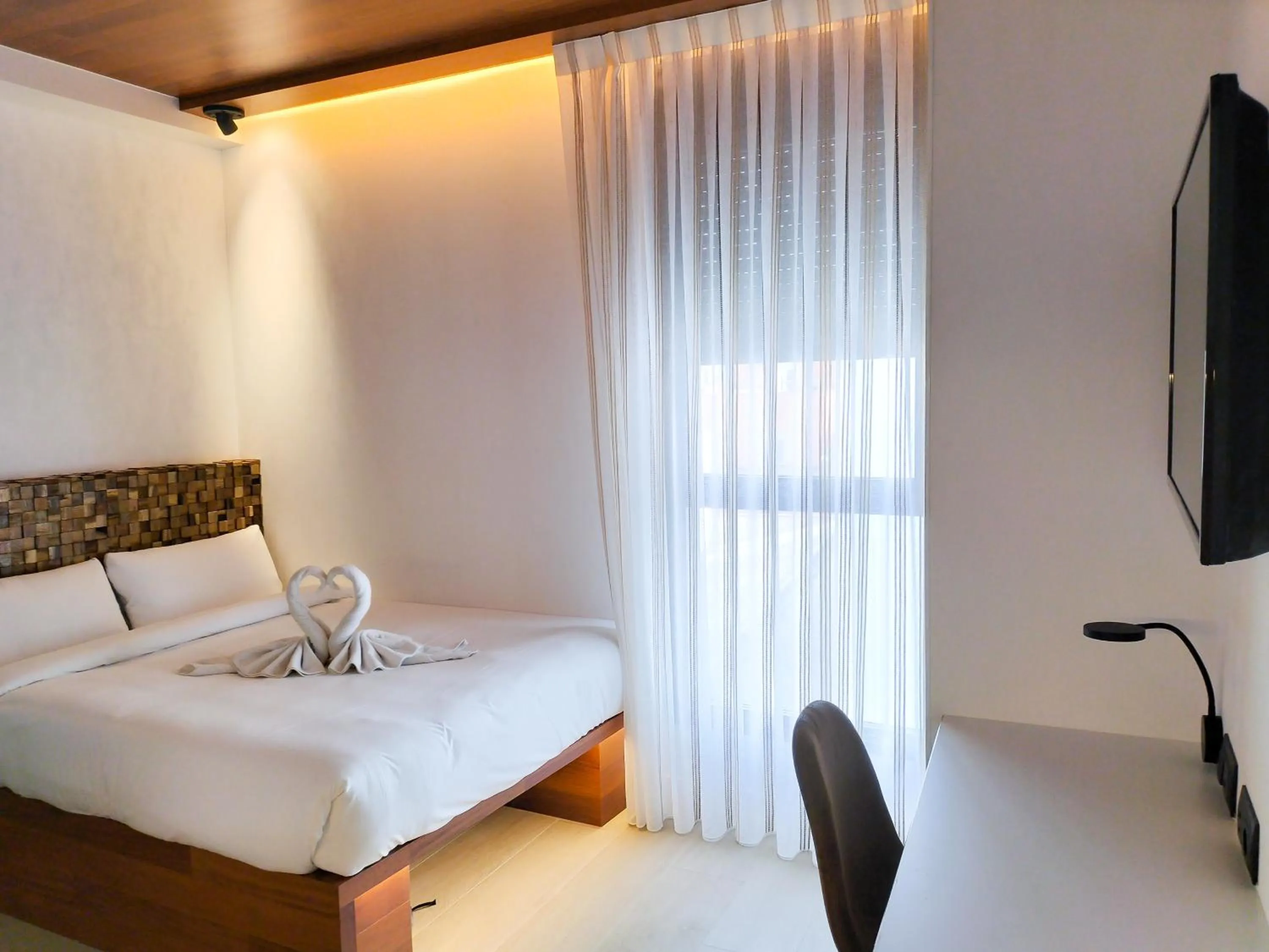 Bedroom, Bed in Far Home Bernabeu