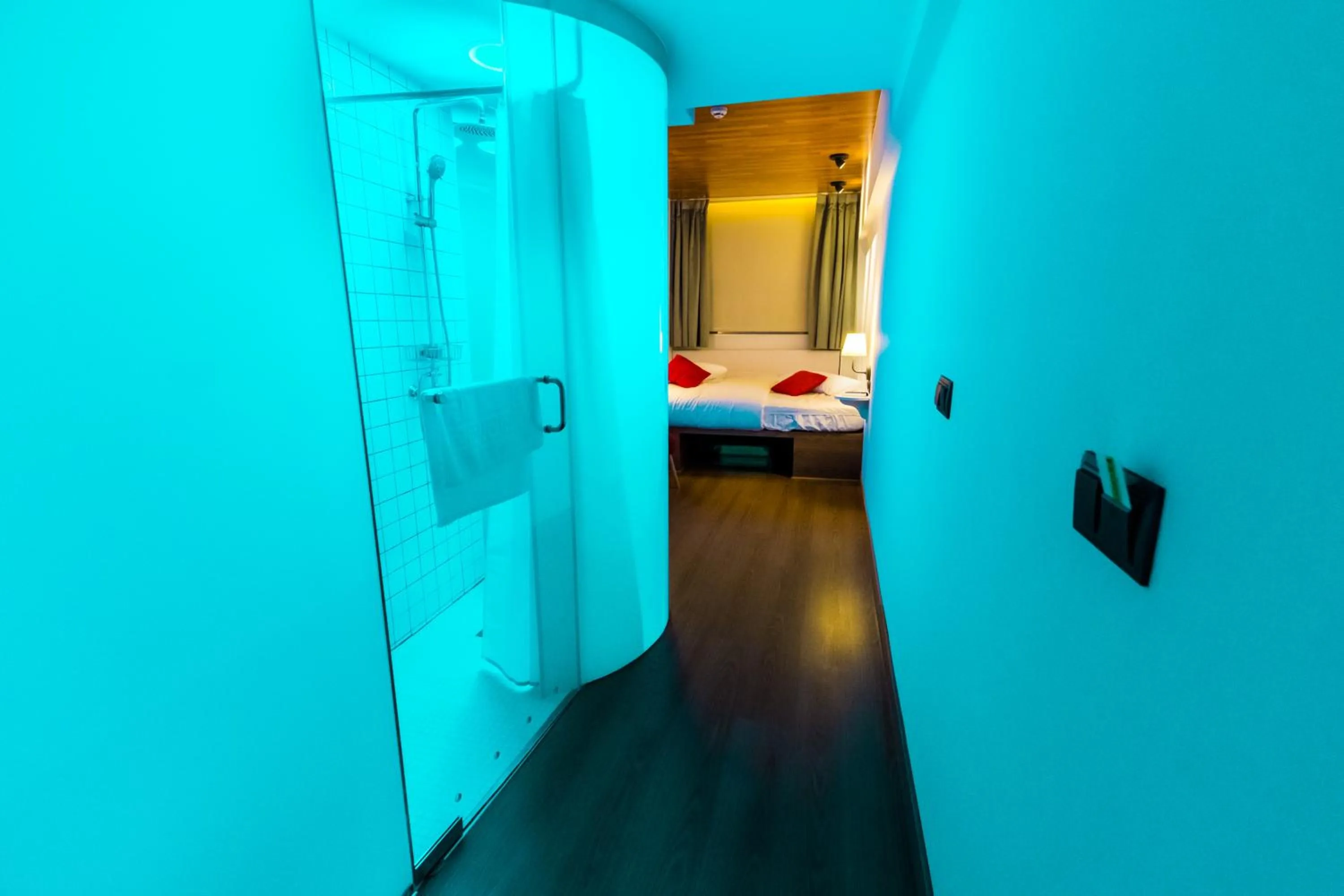 Photo of the whole room, Bed in Far Home Bernabeu