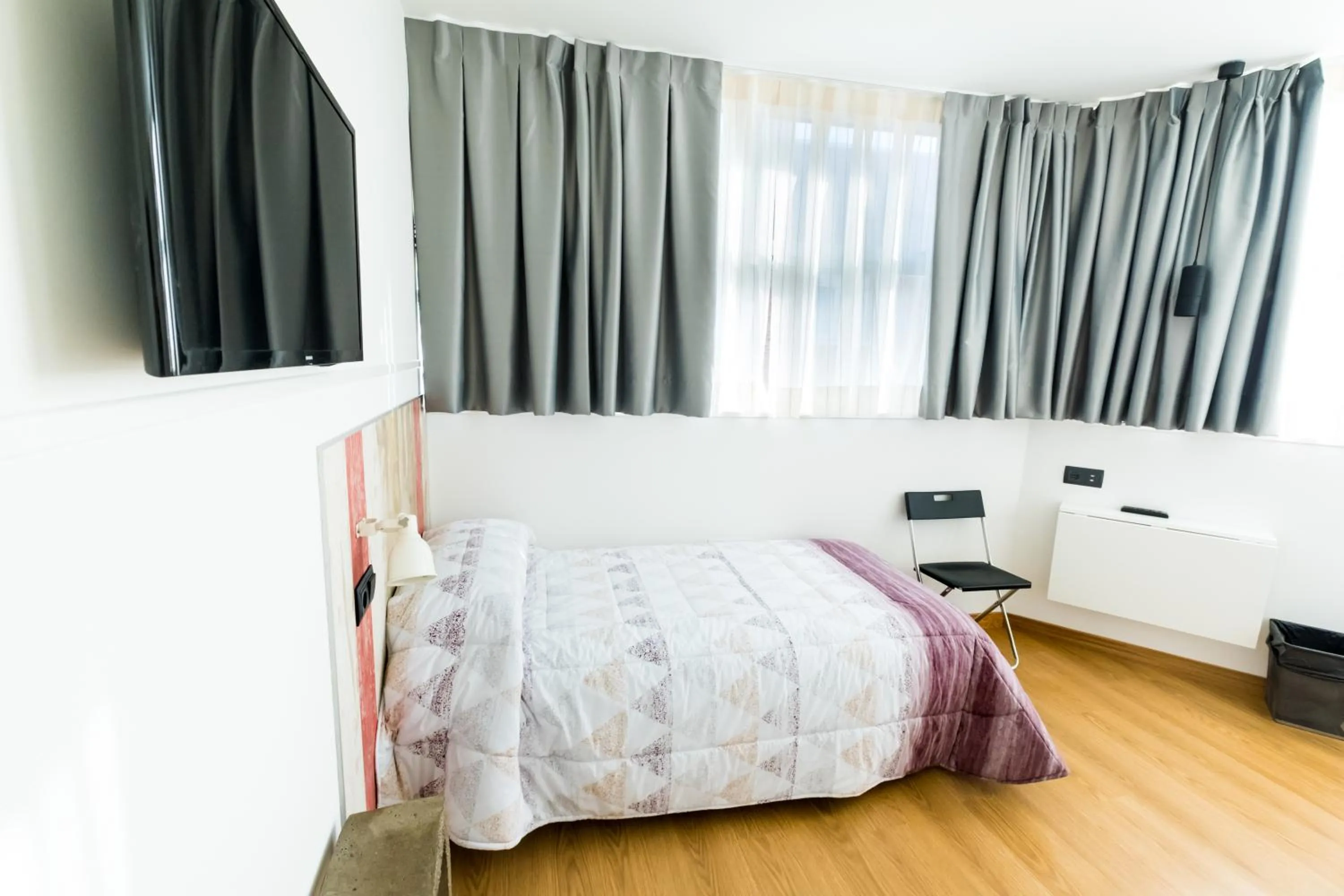 Photo of the whole room, Bed in Far Home Bernabeu