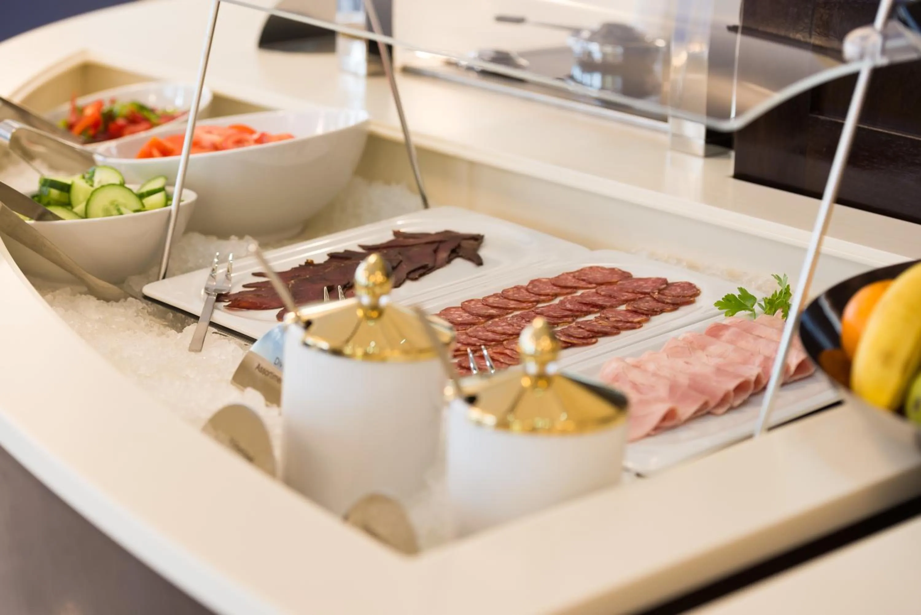 Buffet breakfast in Hotel Du Nord