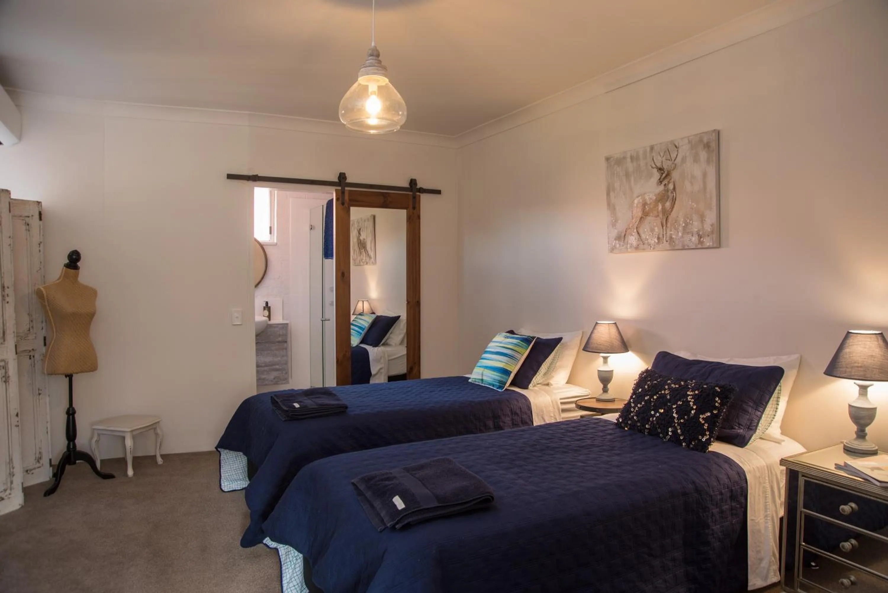 Bedroom, Bed in Angel Sussurri