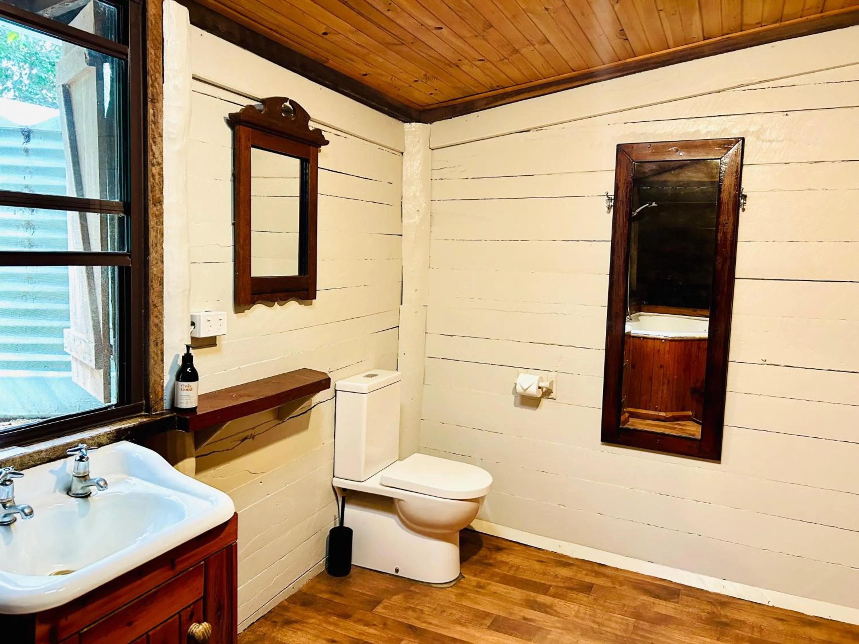 Toilet in Ferns Hideaway Resort