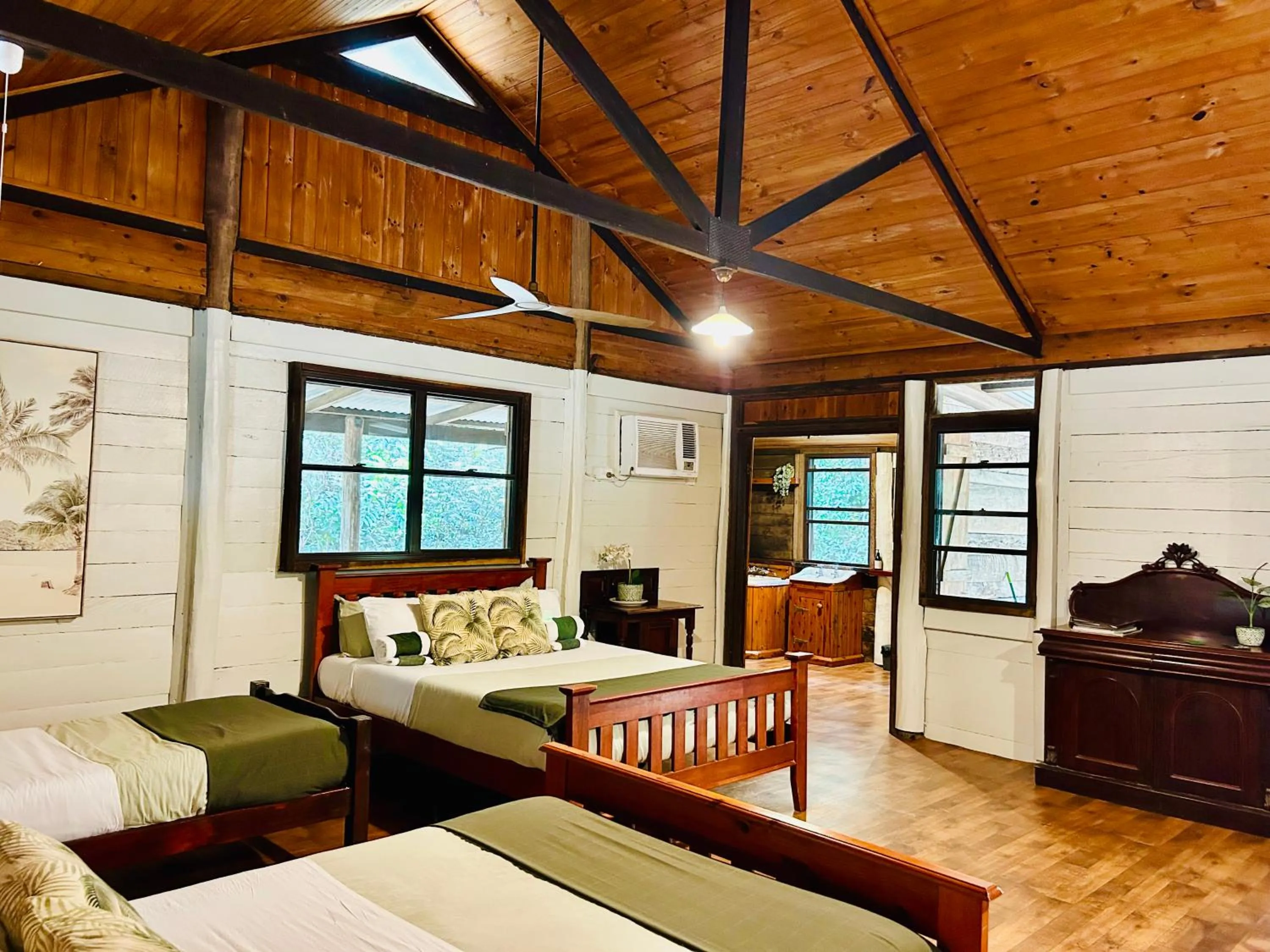 Bed in Ferns Hideaway Resort