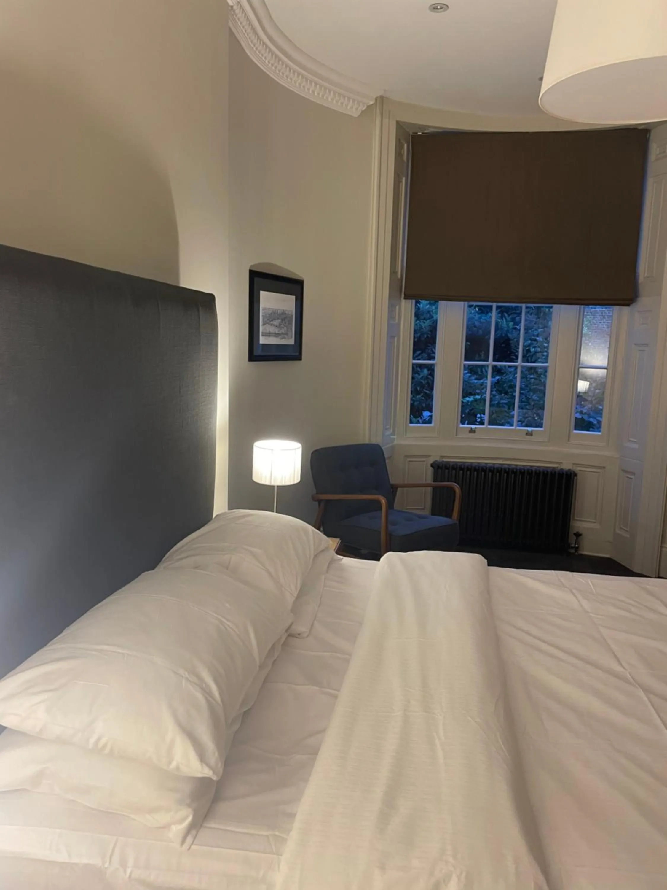 Bed in Kennington B & B