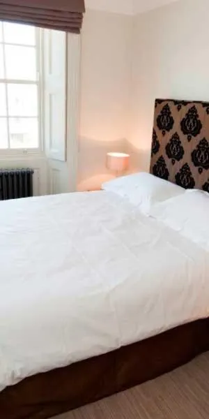 Bed in Kennington B & B