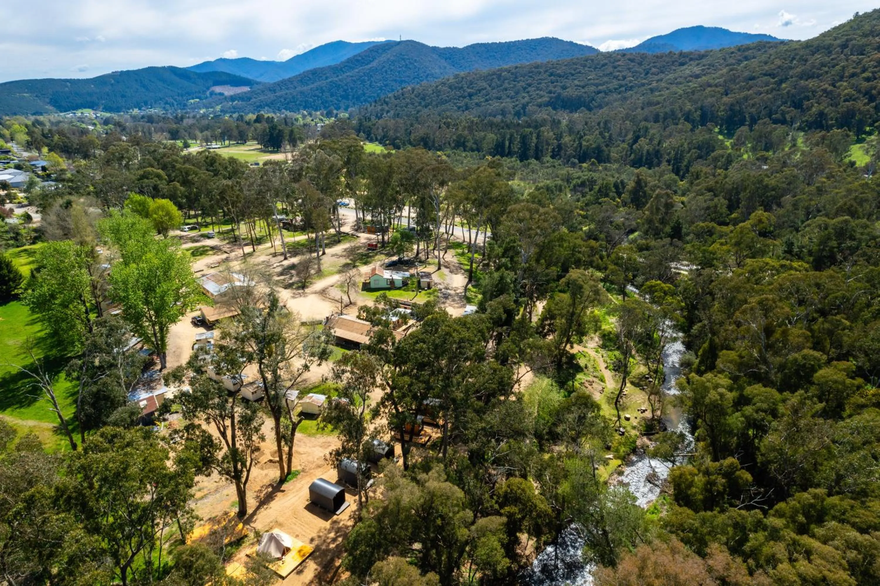 Bird's eye view in Bright Cabin Park