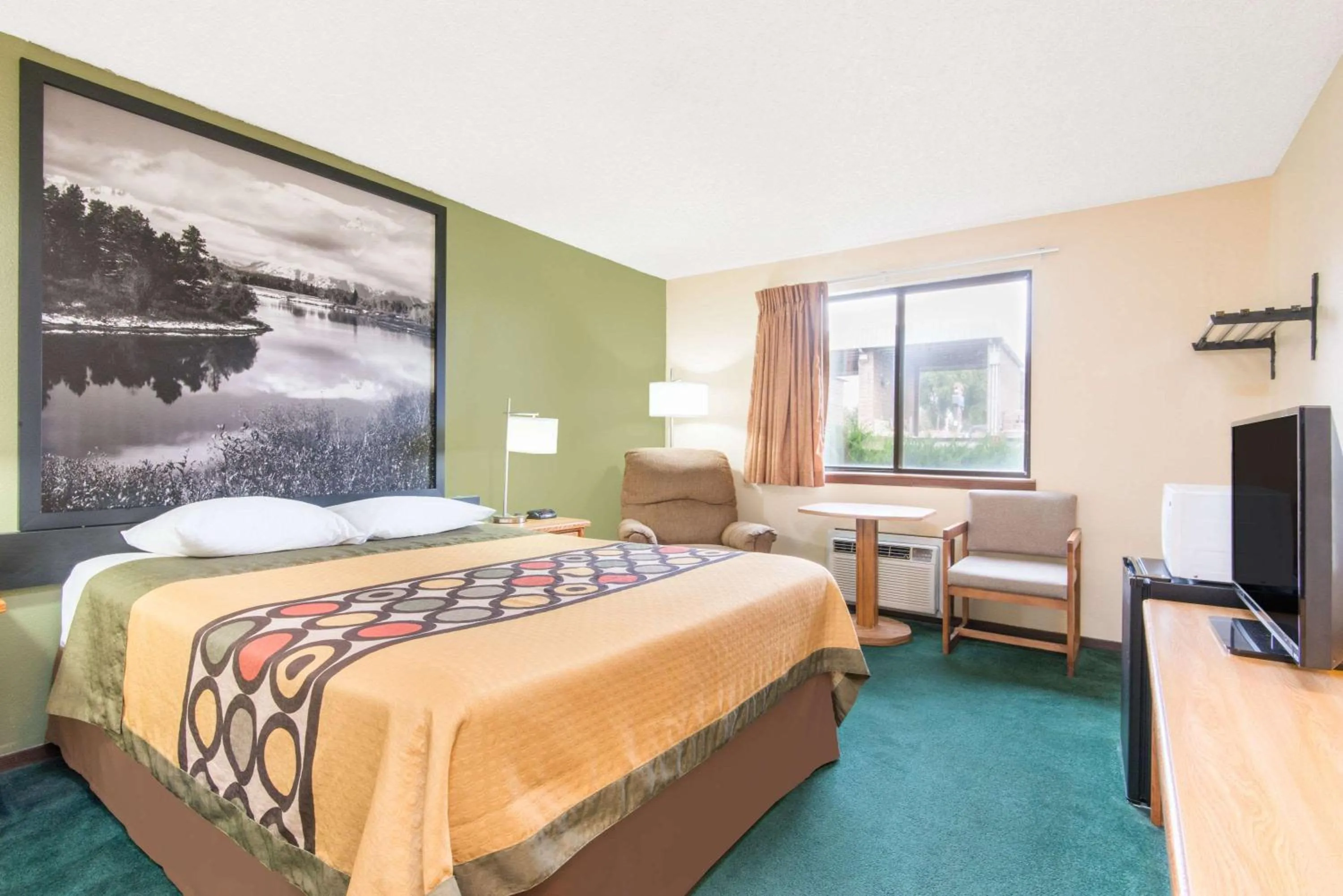 Photo of the whole room, Bed in Super 8 by Wyndham Buffalo