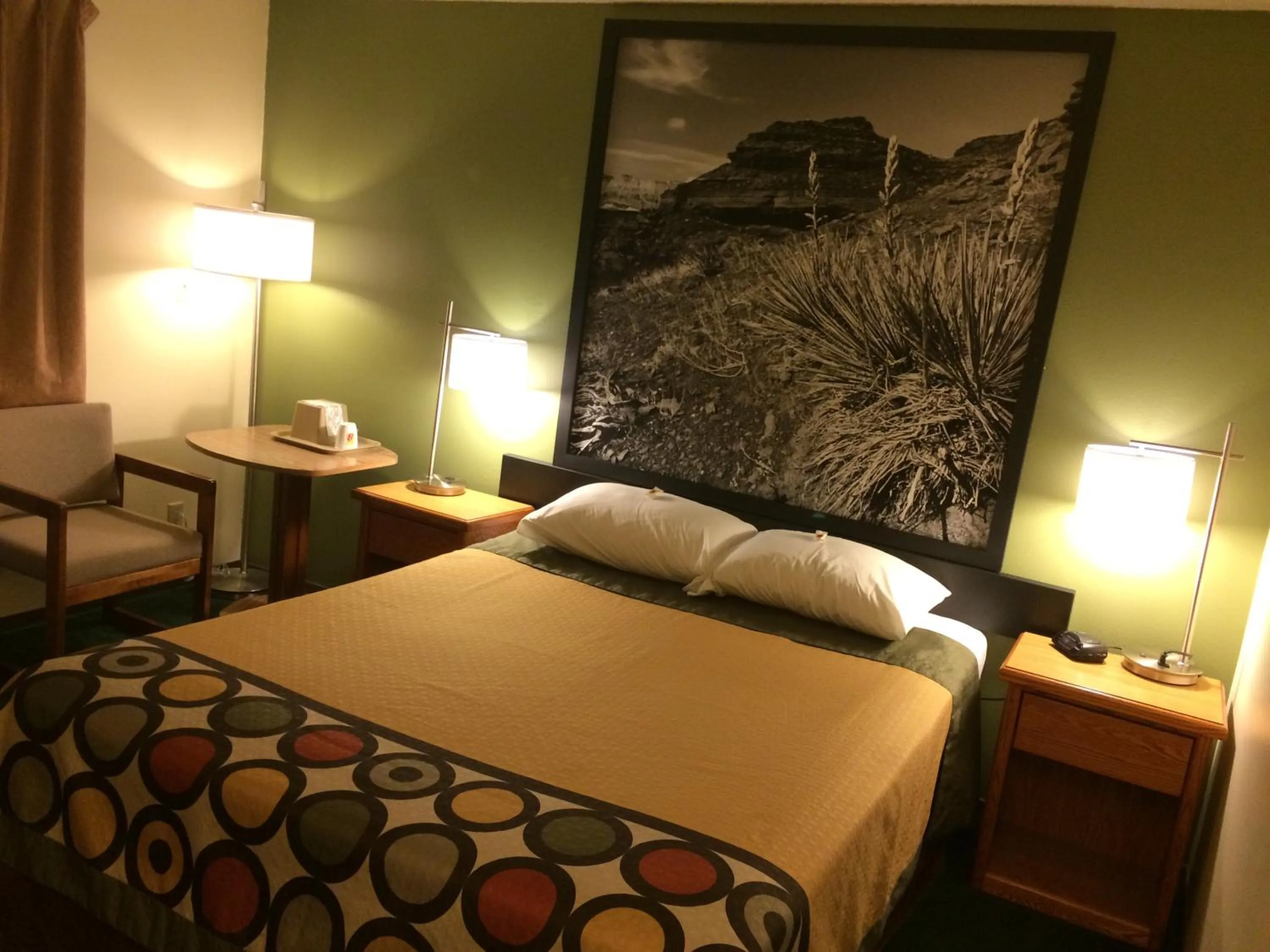 Photo of the whole room, Bed in Super 8 by Wyndham Buffalo