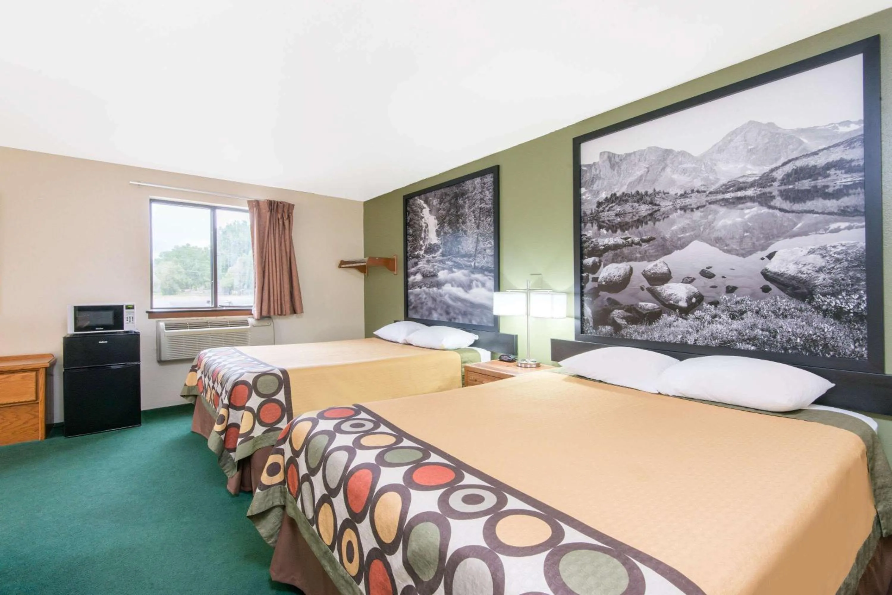 Photo of the whole room, Bed in Super 8 by Wyndham Buffalo