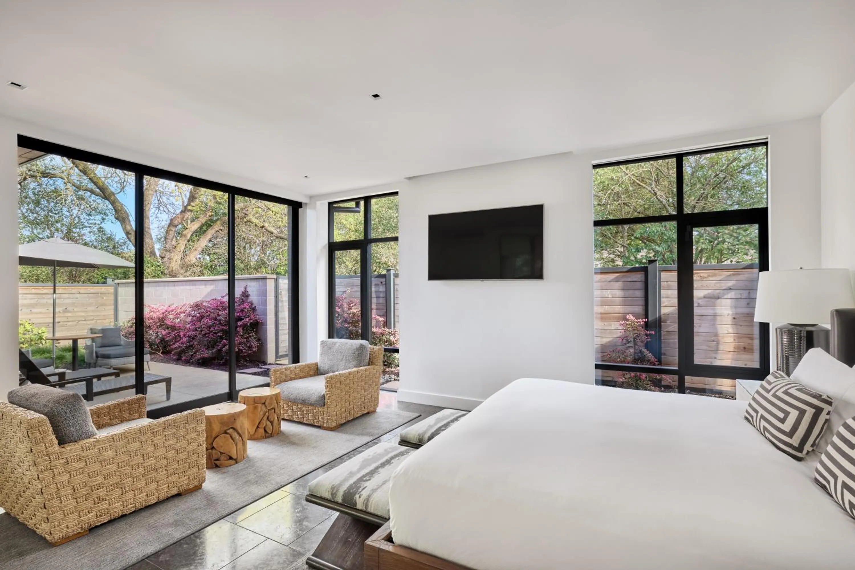 Bed in Bardessono Hotel and Spa