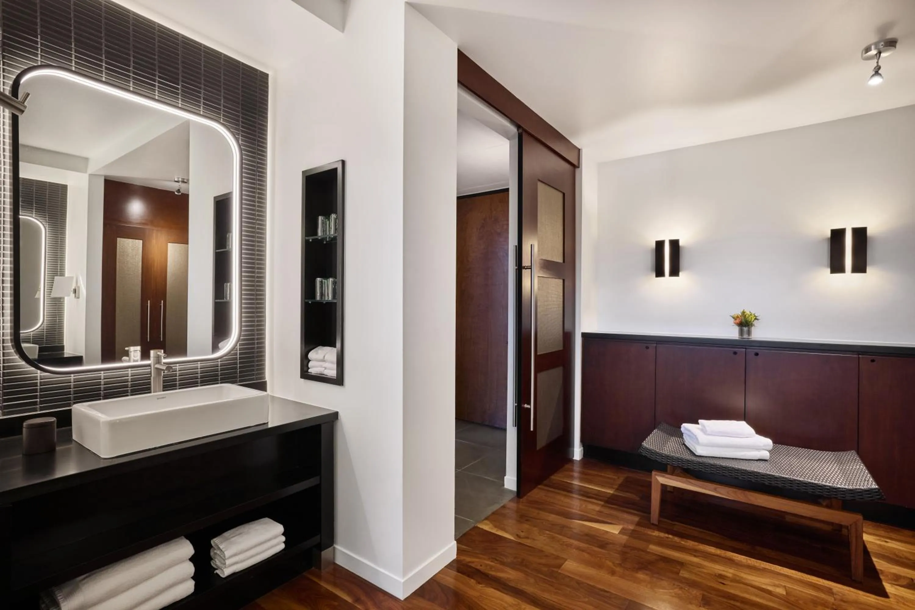 Shower, Bed in Bardessono Hotel and Spa