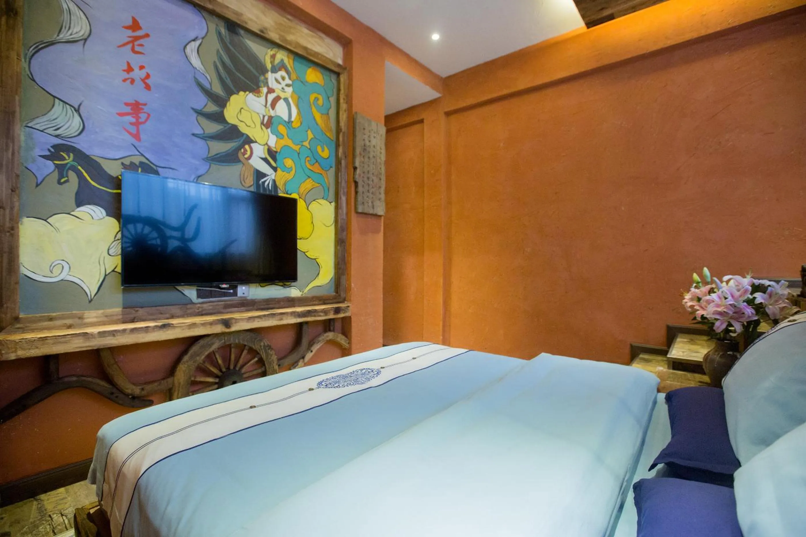 Photo of the whole room, Bed in Old Story Inn Lijiang Old Town