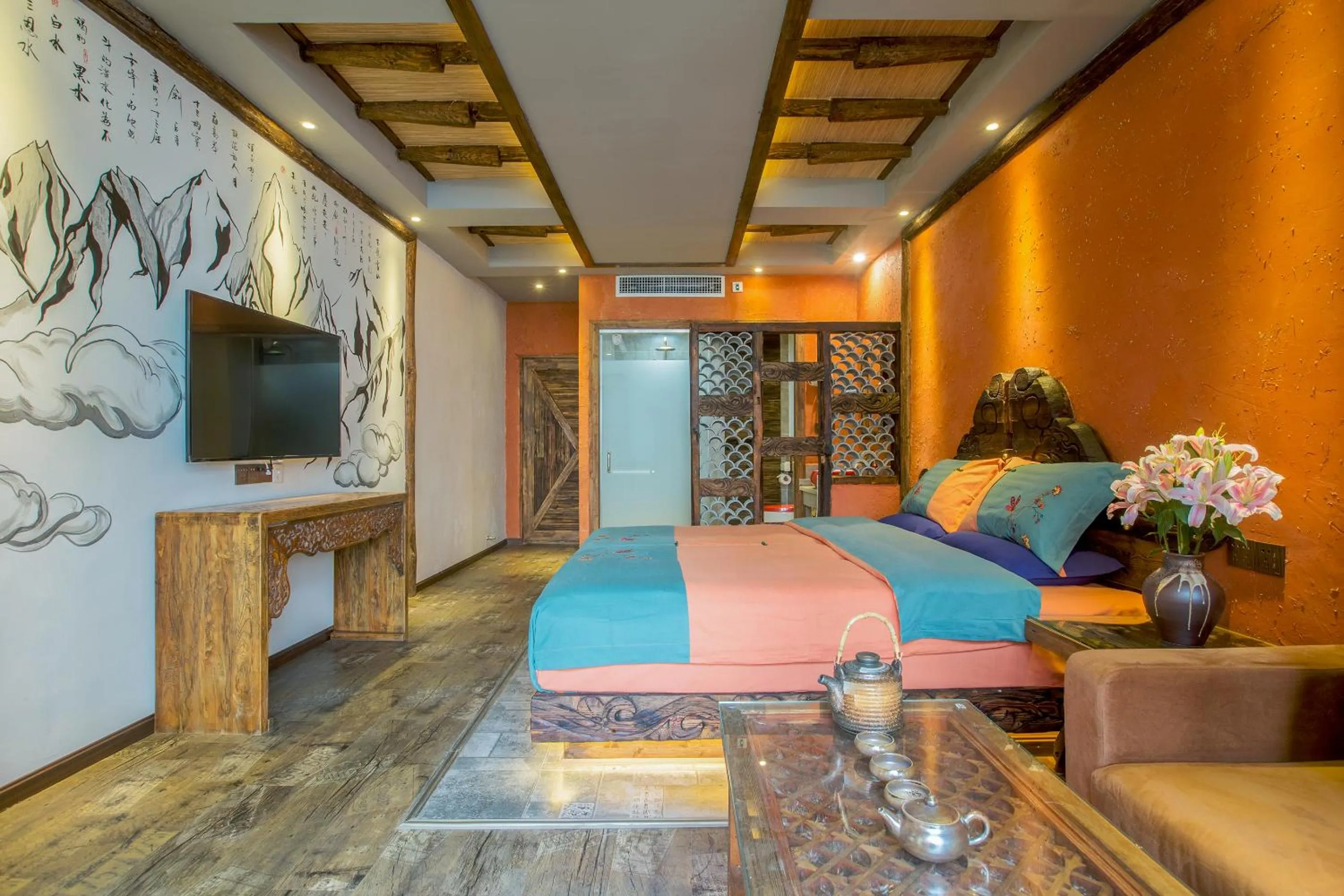 Photo of the whole room, Bed in Old Story Inn Lijiang Old Town