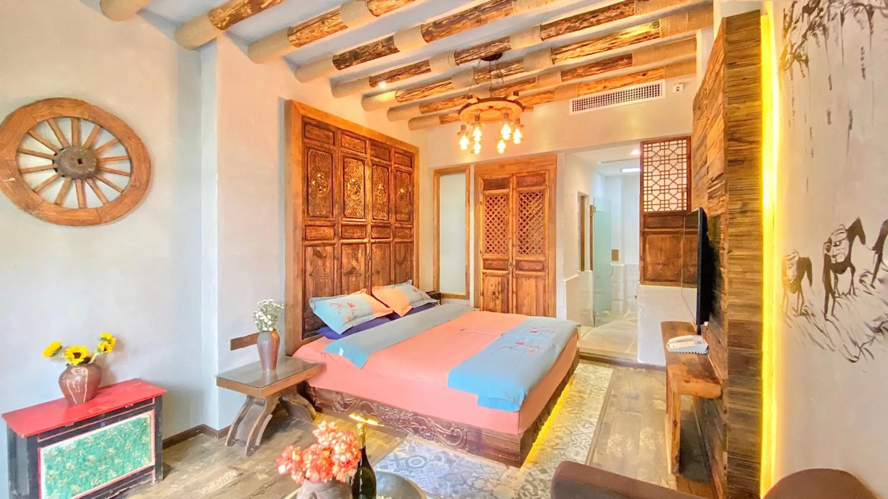 Deluxe King Room in Old Story Inn Lijiang Old Town Deluxe King Room in Old Story Inn Lijiang Old Town