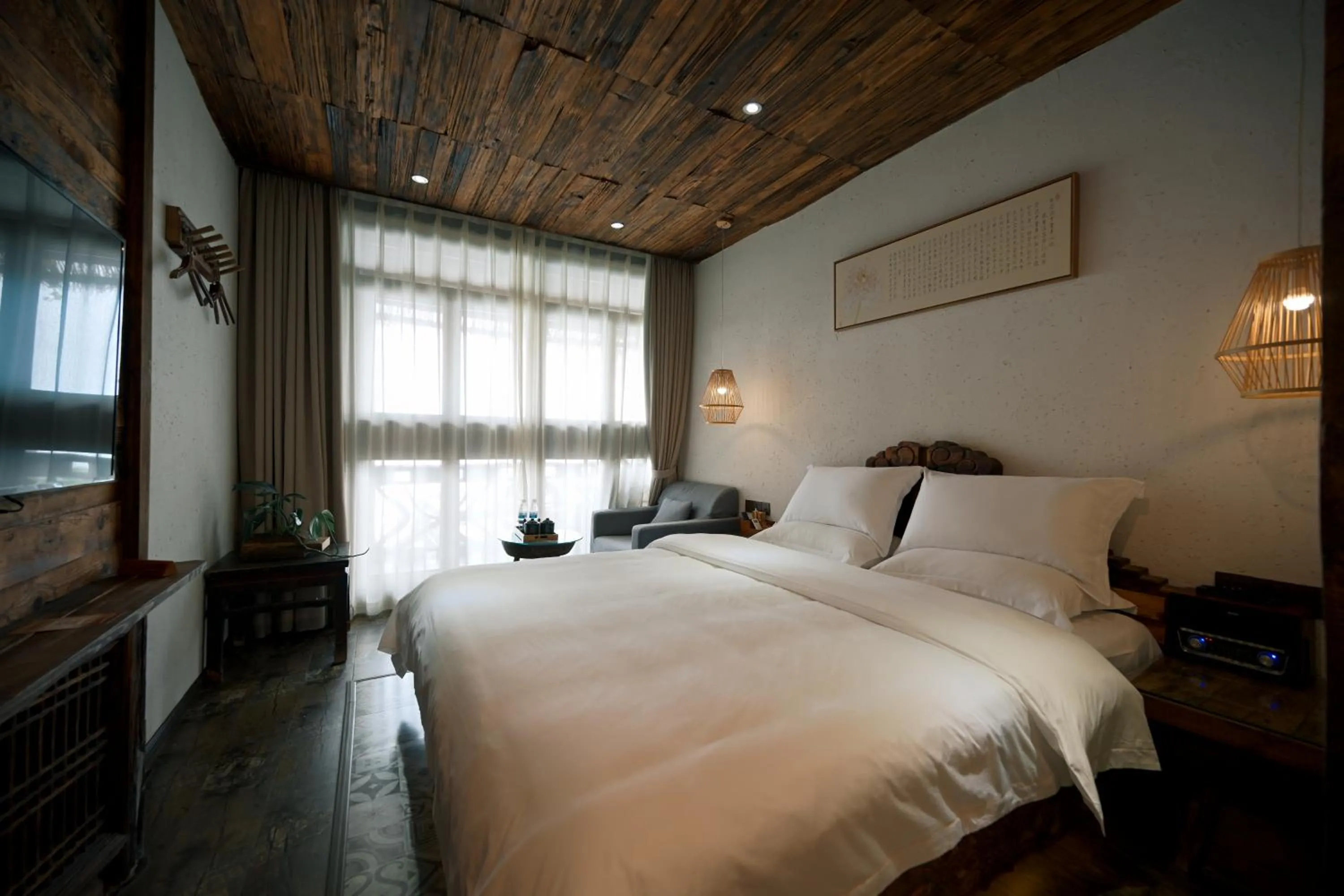 Bed in Old Story Inn Lijiang Old Town