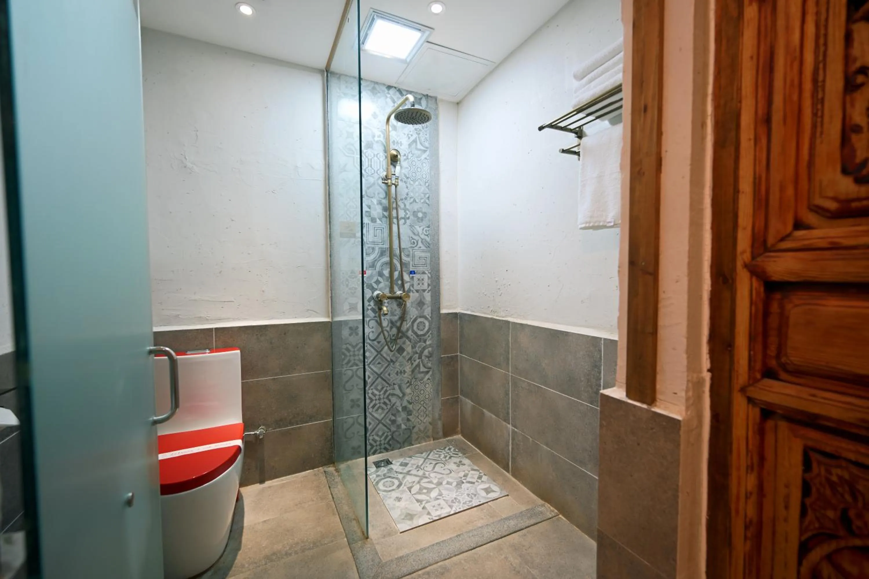 Shower in Old Story Inn Lijiang Old Town