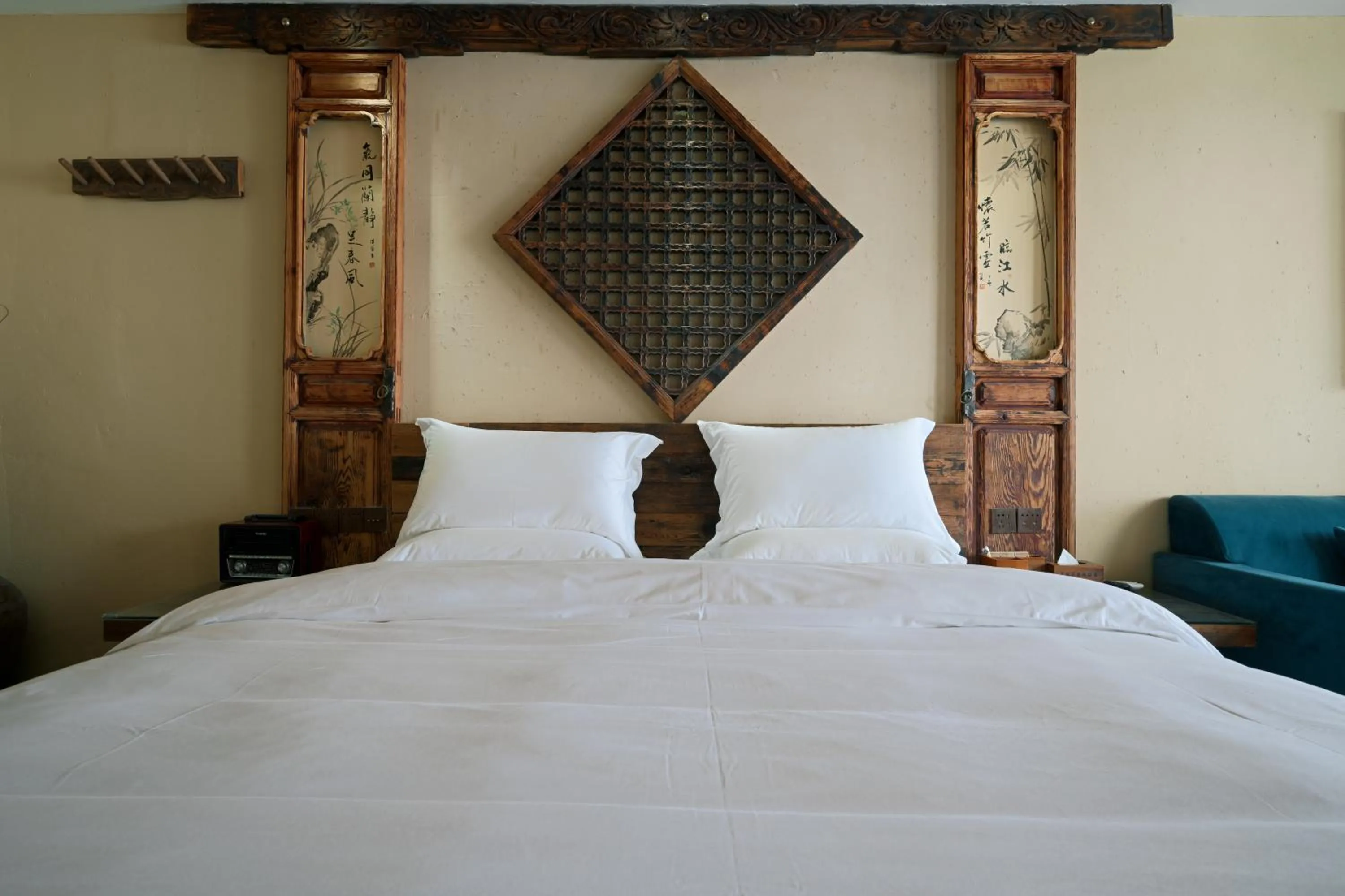 Bed in Old Story Inn Lijiang Old Town