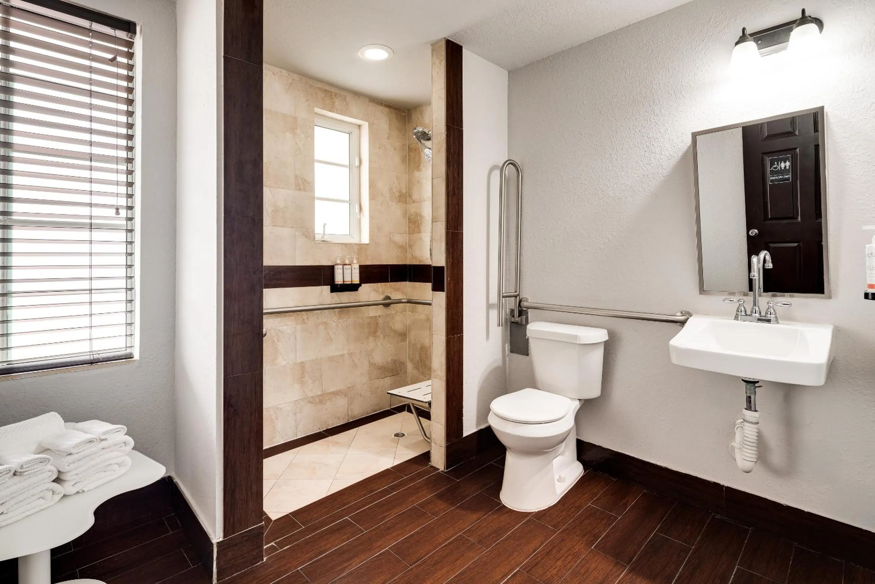 Shower in Tradewinds Apartment Hotel Miami Beach