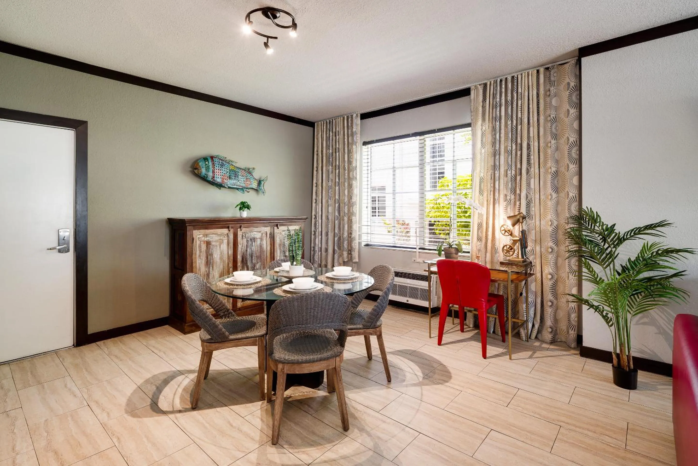 Living room in Tradewinds Apartment Hotel Miami Beach