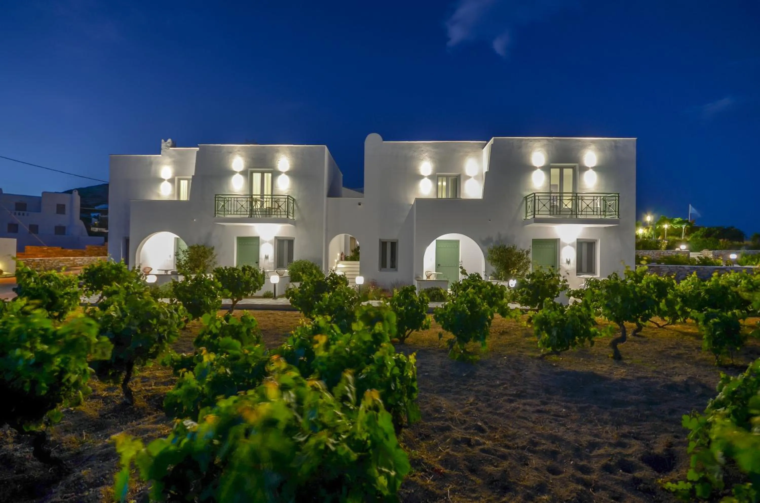 Property building in Lianos Village