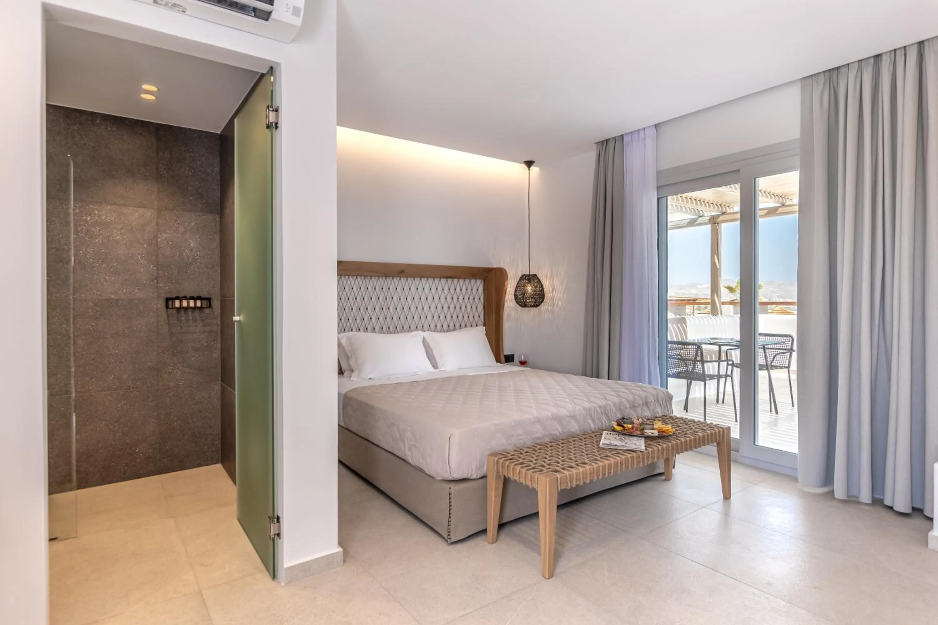 Photo of the whole room, Bed in Lianos Village