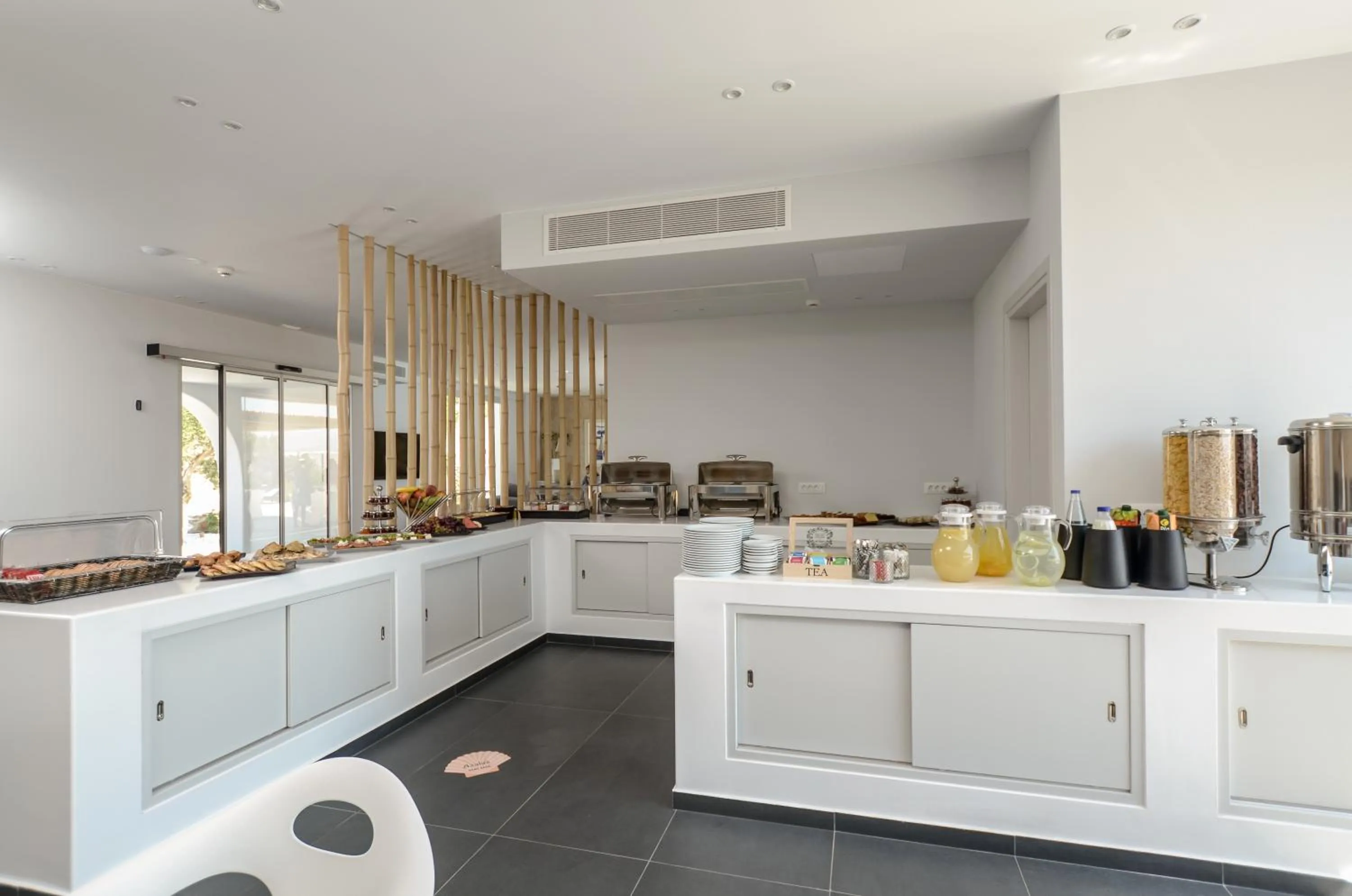 Breakfast in Lianos Village