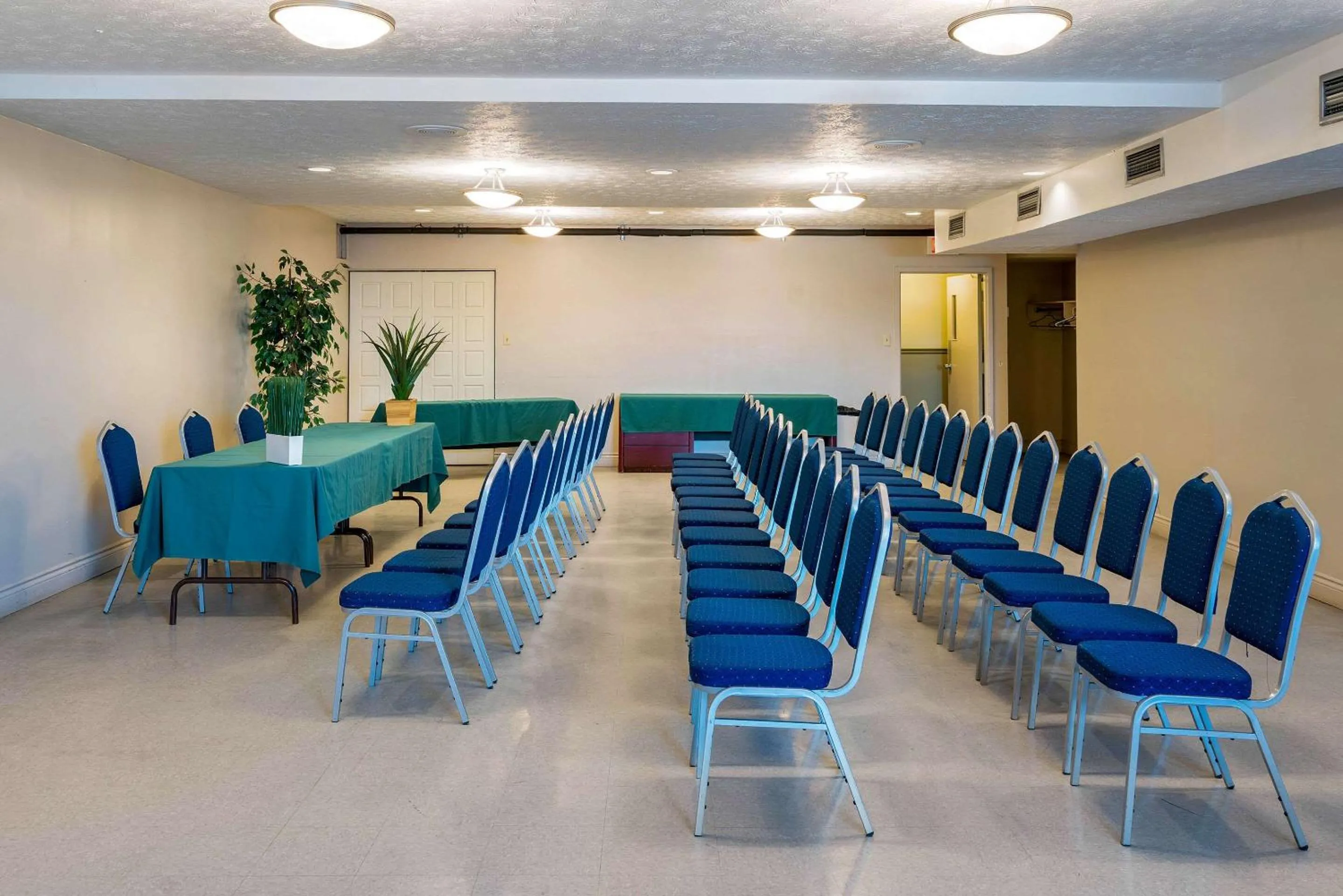 Meeting/conference room in Quality Hotel & Suites