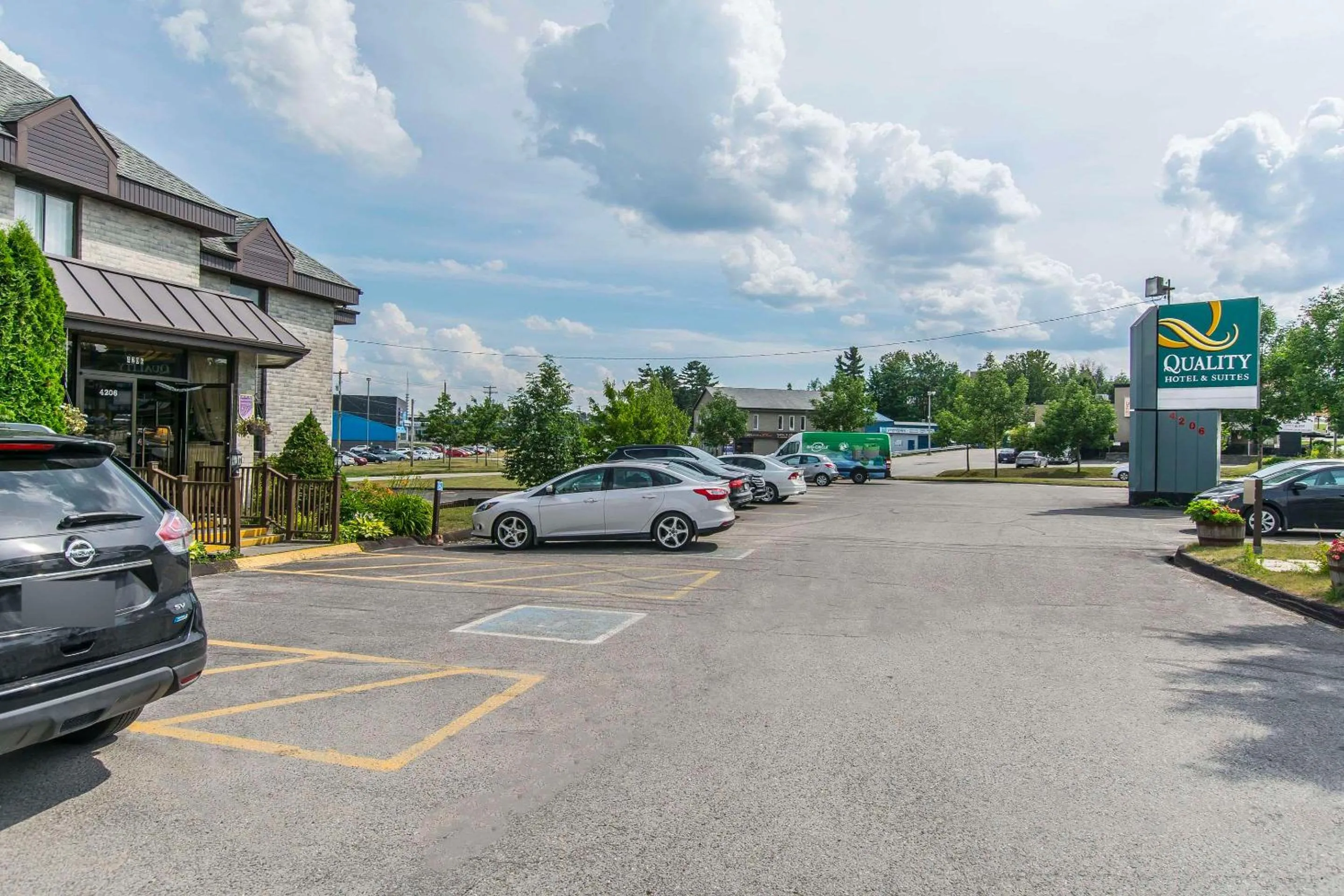 Property building in Quality Hotel & Suites