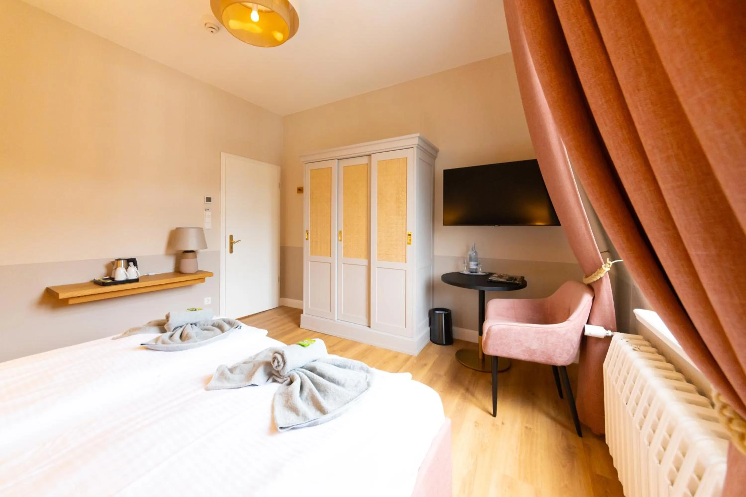 Bed in Hotel Germania